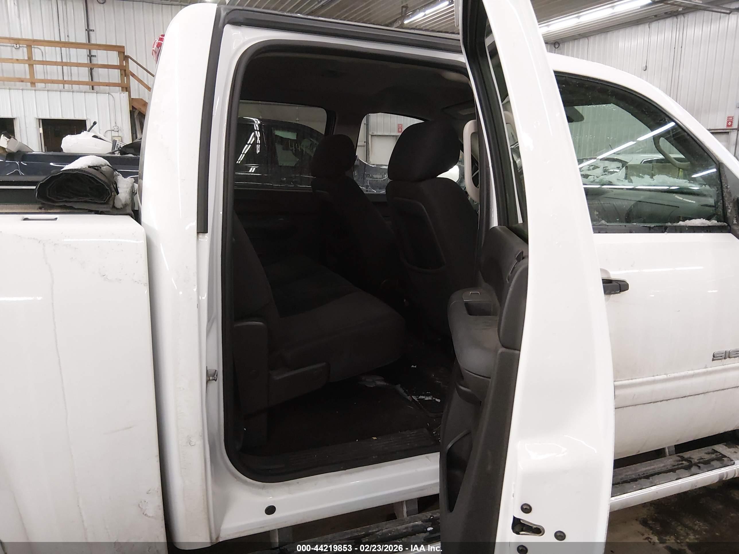 GMC SIERRA image 8