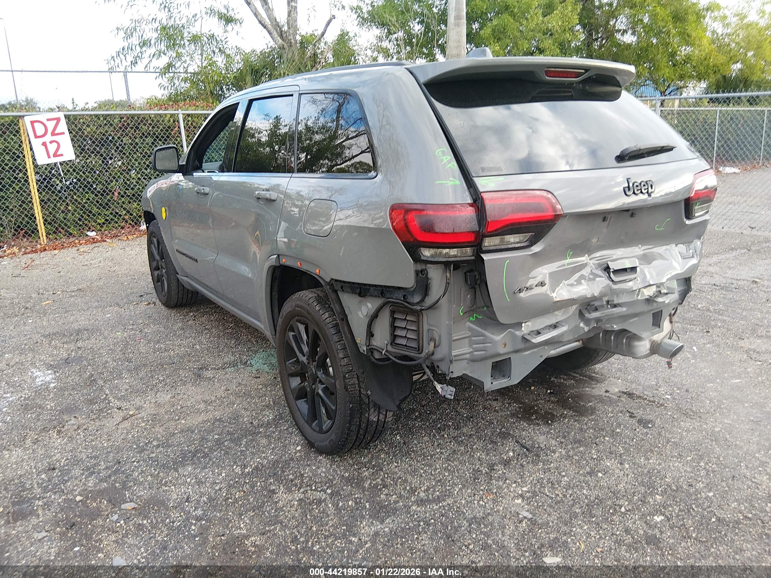 JEEP GRAND image 3