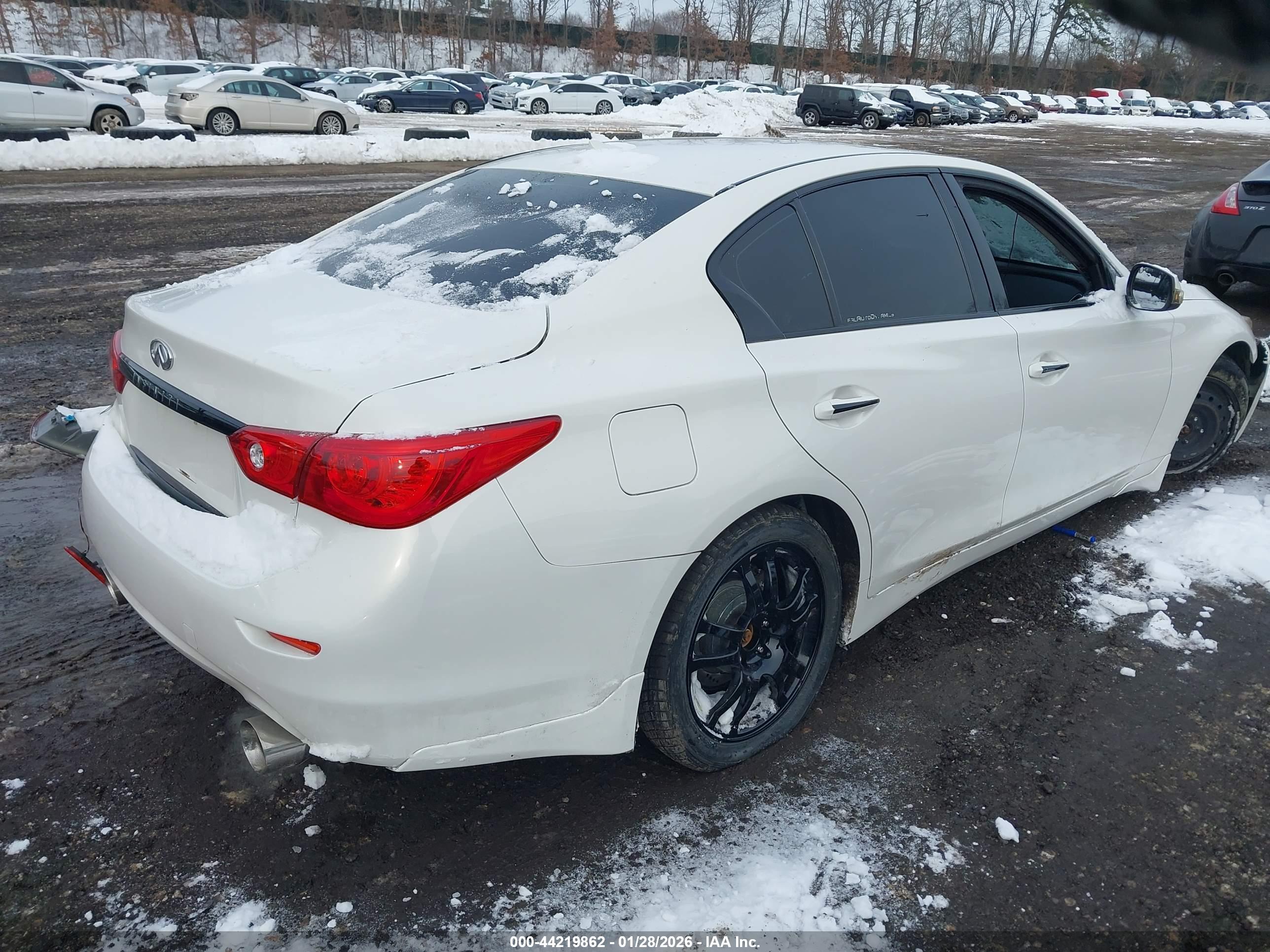 INFINITI Q50 image 4