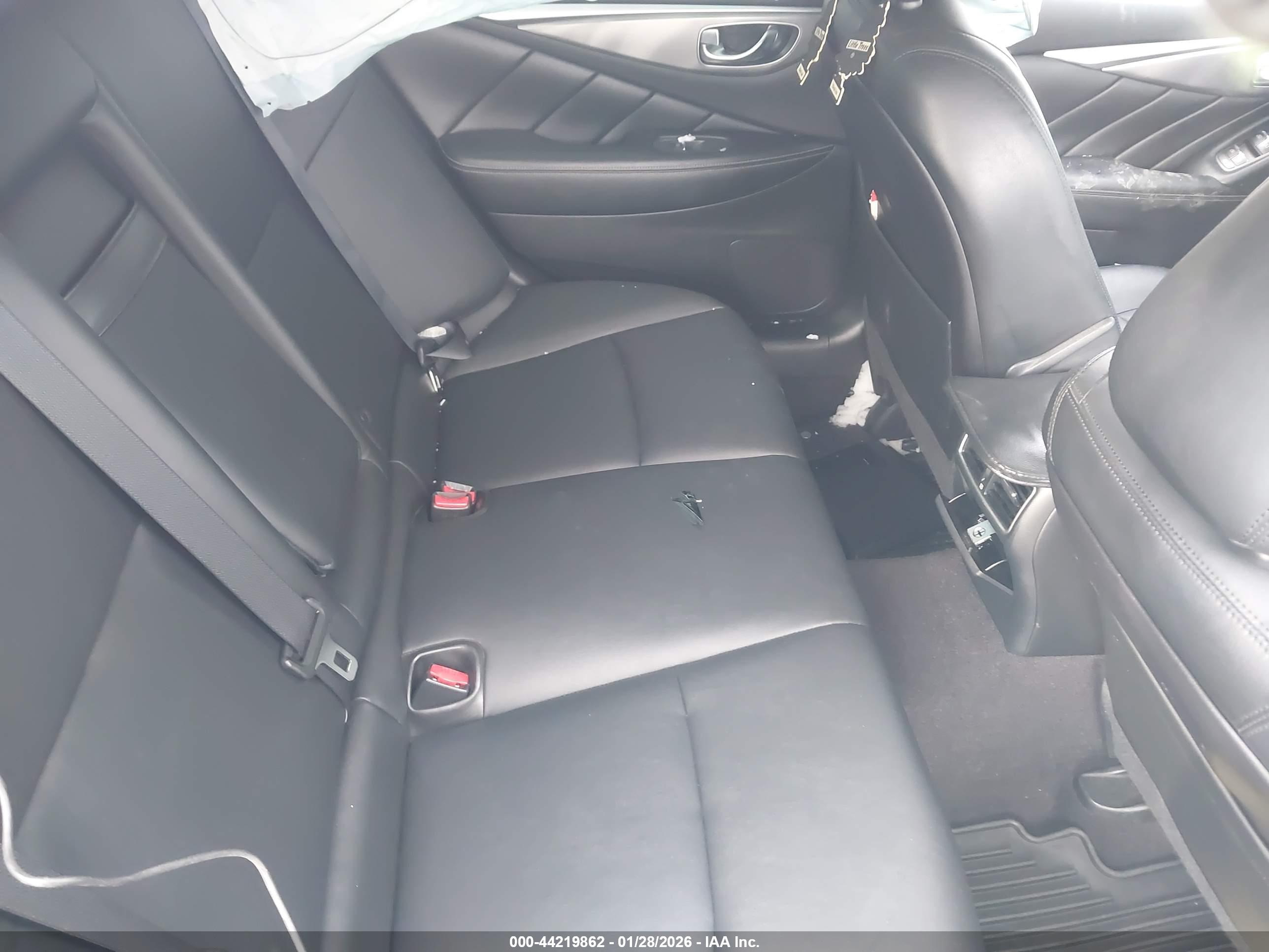 INFINITI Q50 image 8