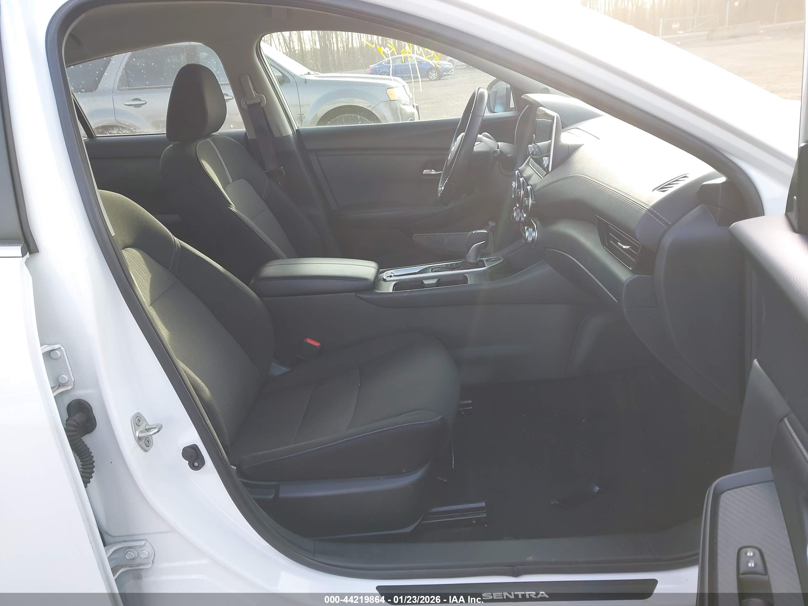 NISSAN SENTRA image 5