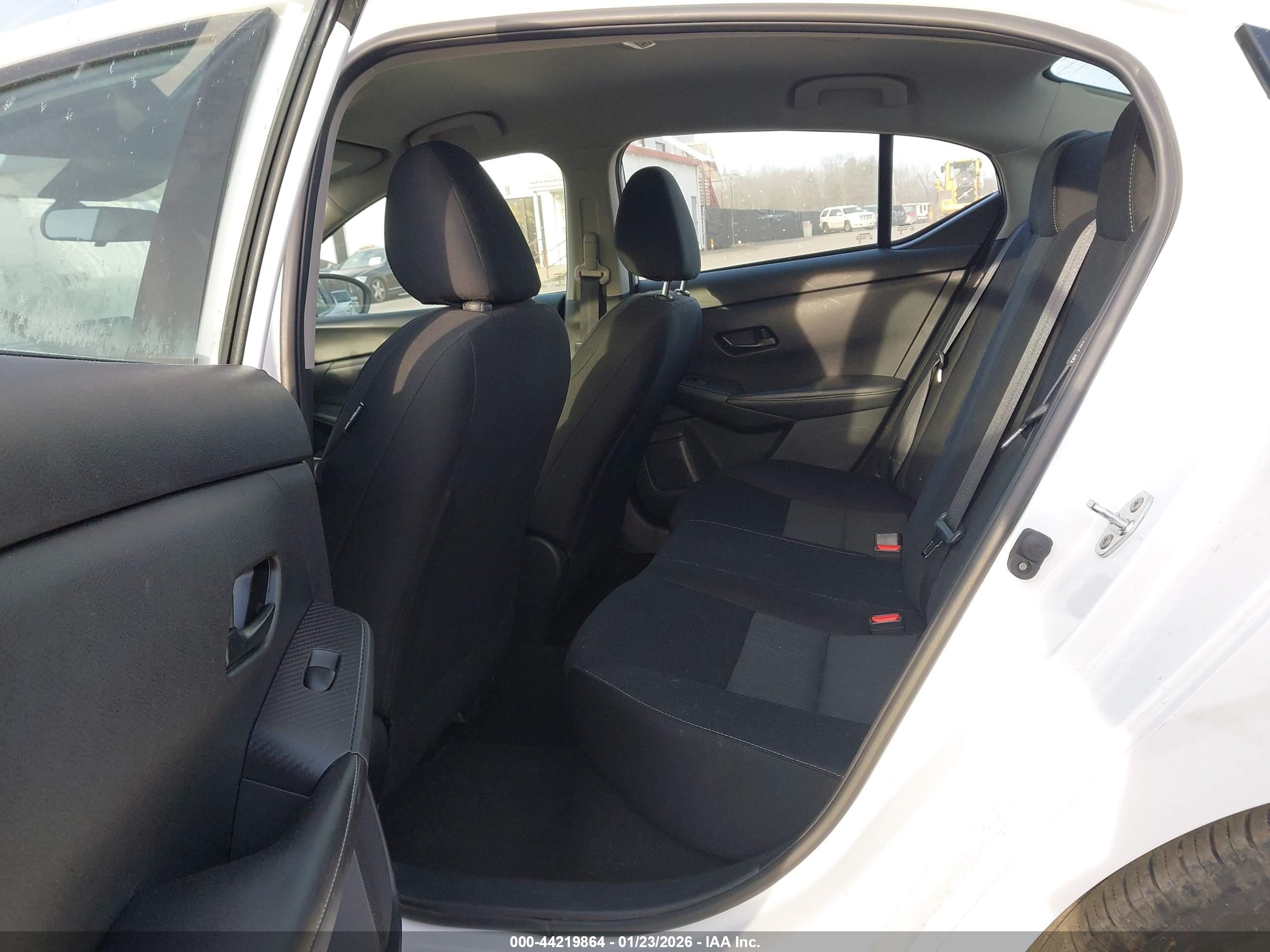 NISSAN SENTRA image 8