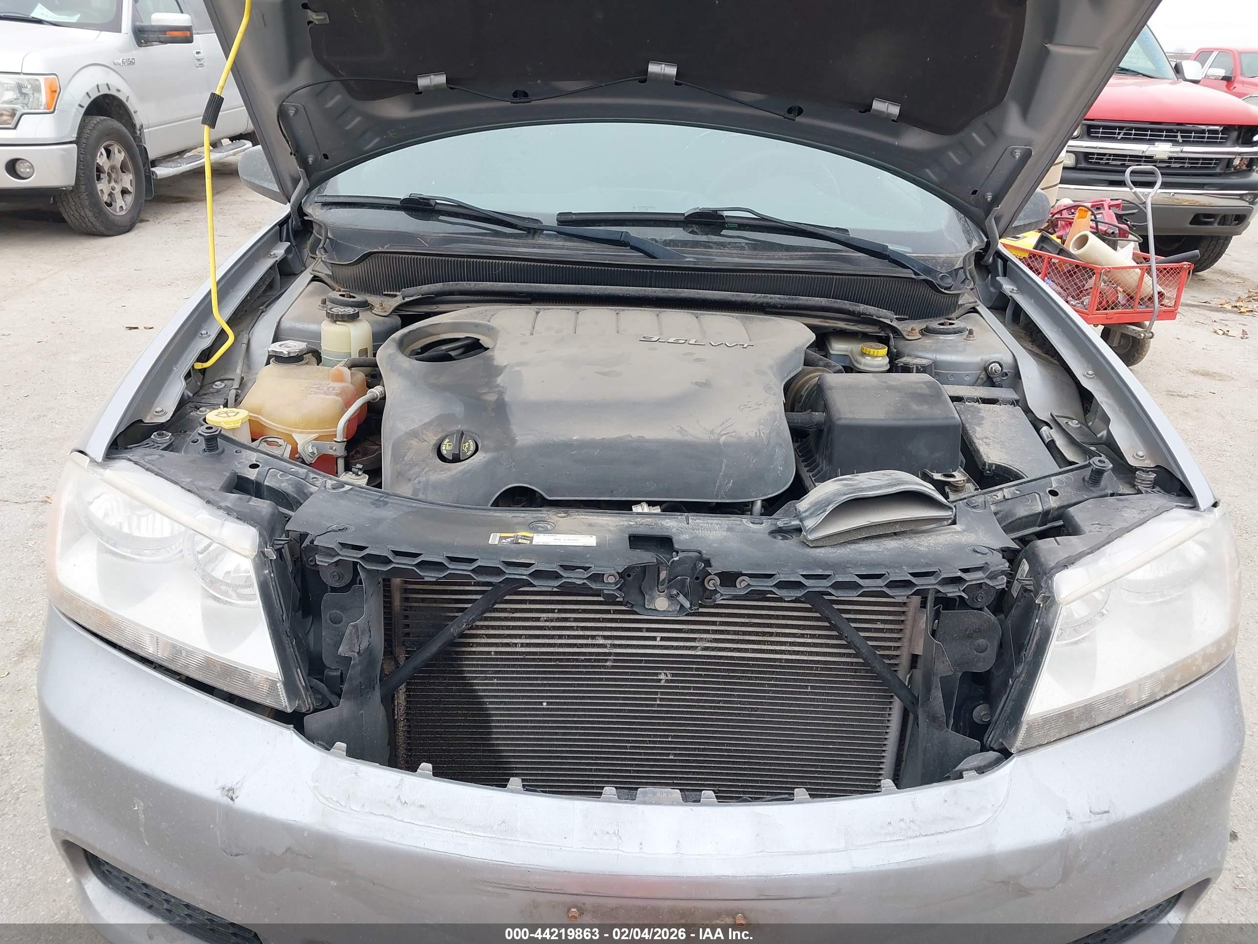 DODGE AVENGER image 10