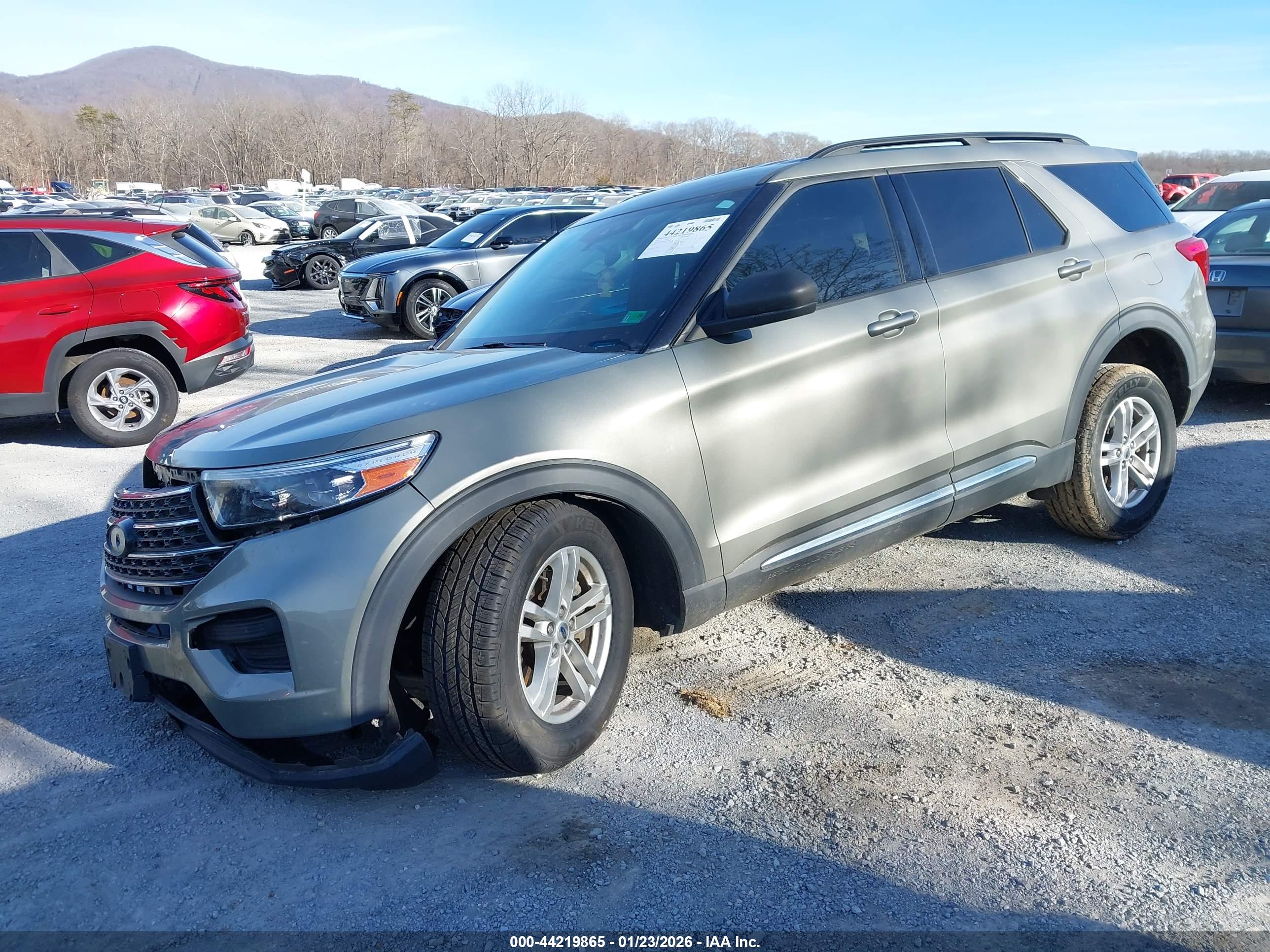 FORD EXPLORER image 2