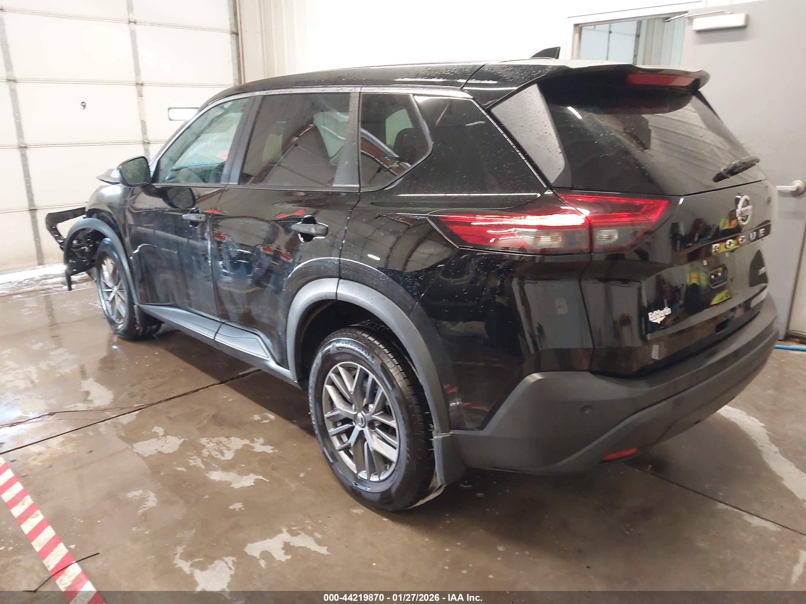 NISSAN ROGUE image 3