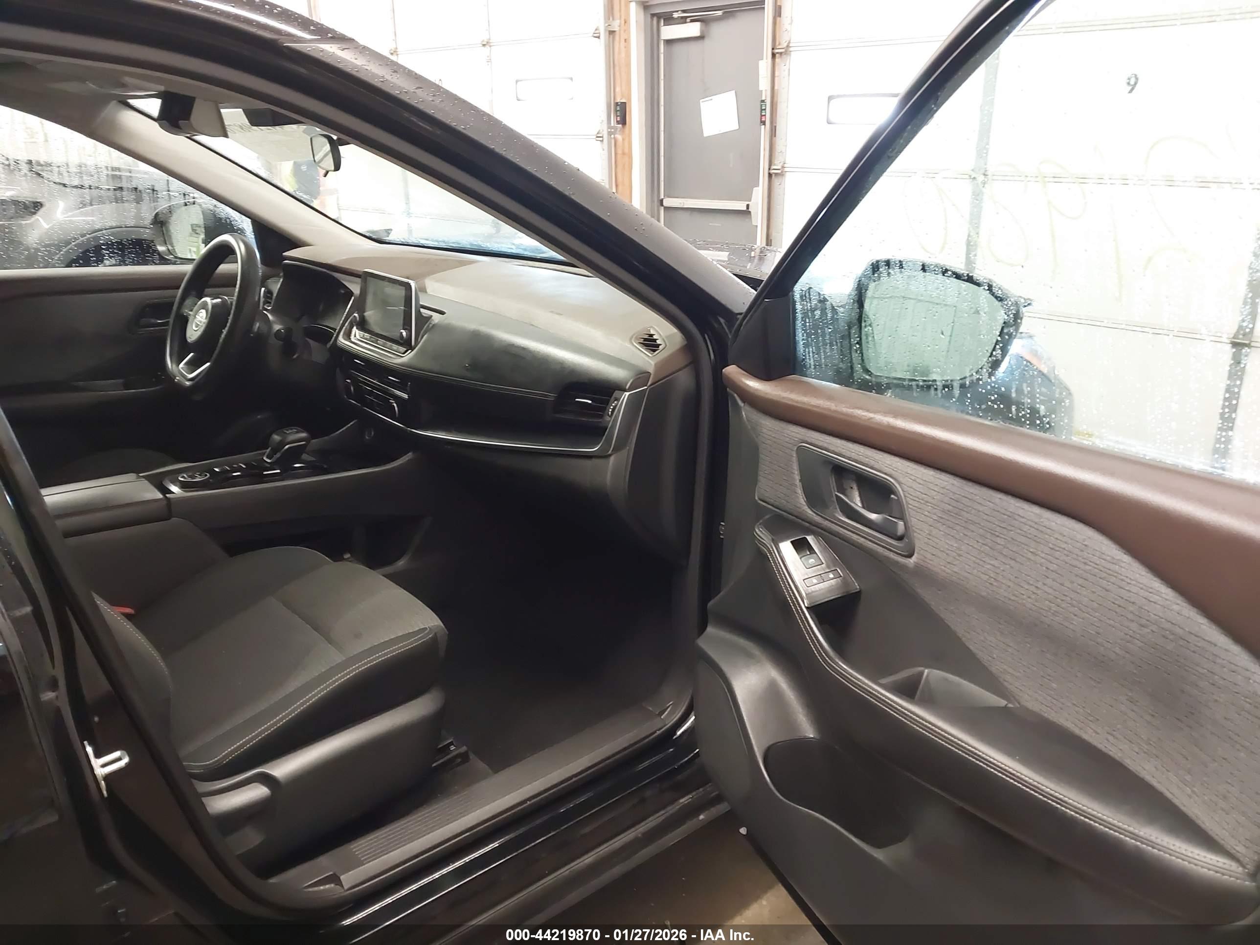 NISSAN ROGUE image 5