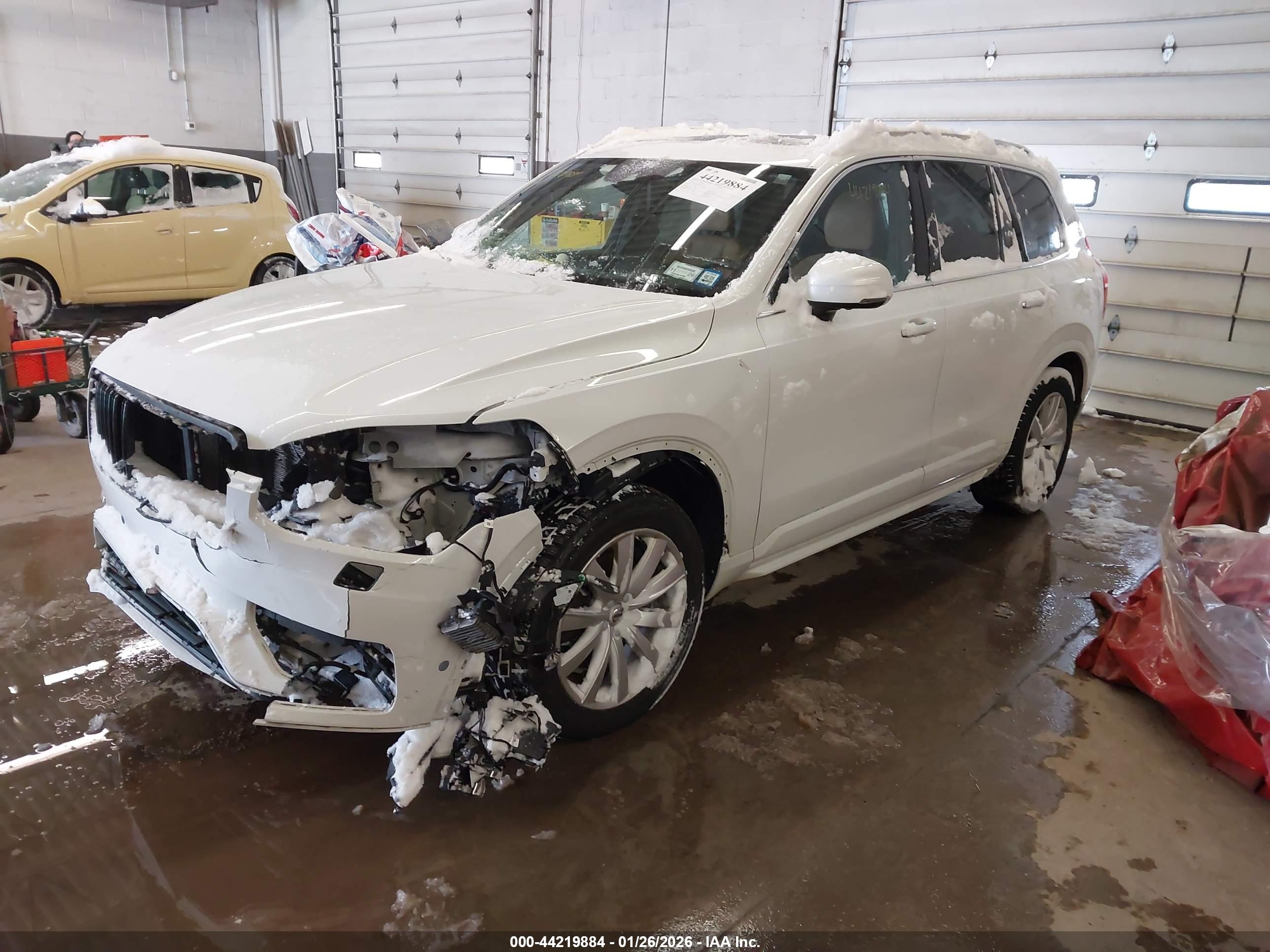 VOLVO XC90 image 2