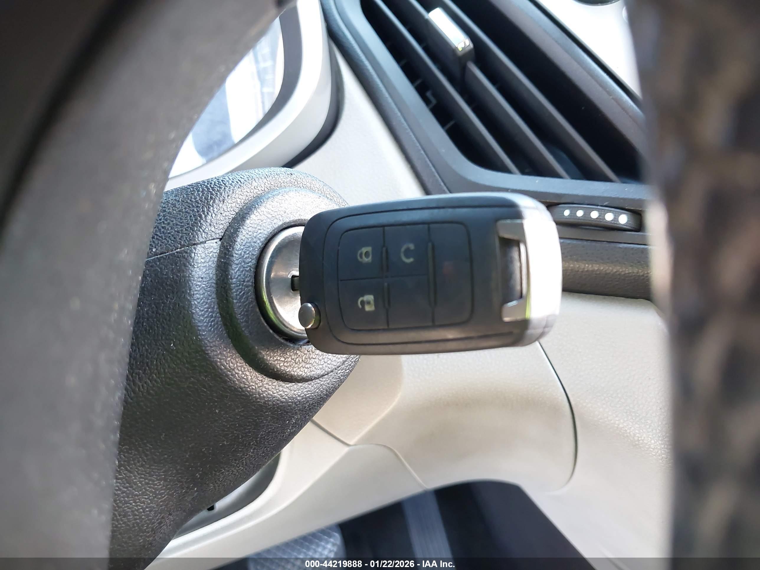 CHEVROLET EQUINOX image 11