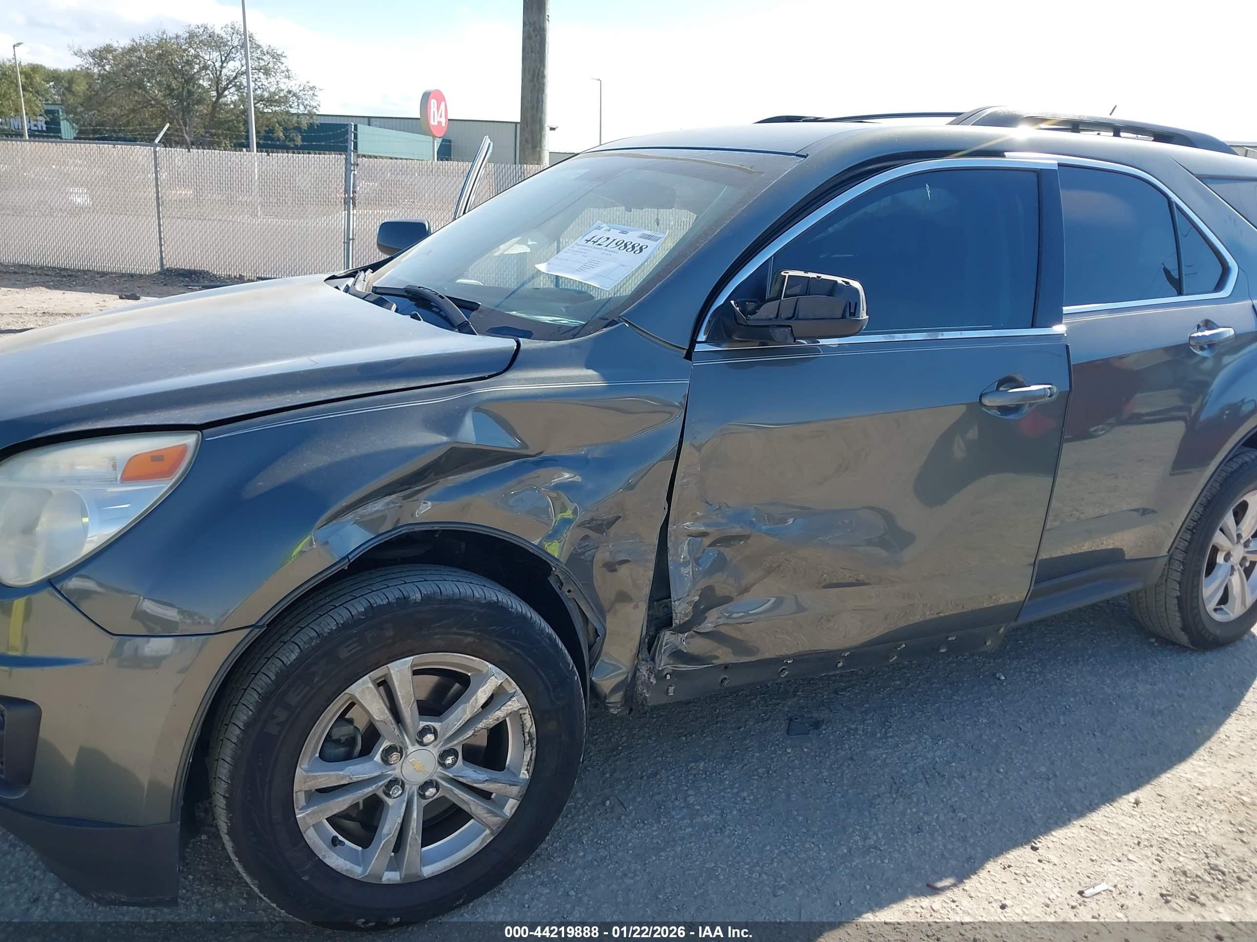 CHEVROLET EQUINOX image 6