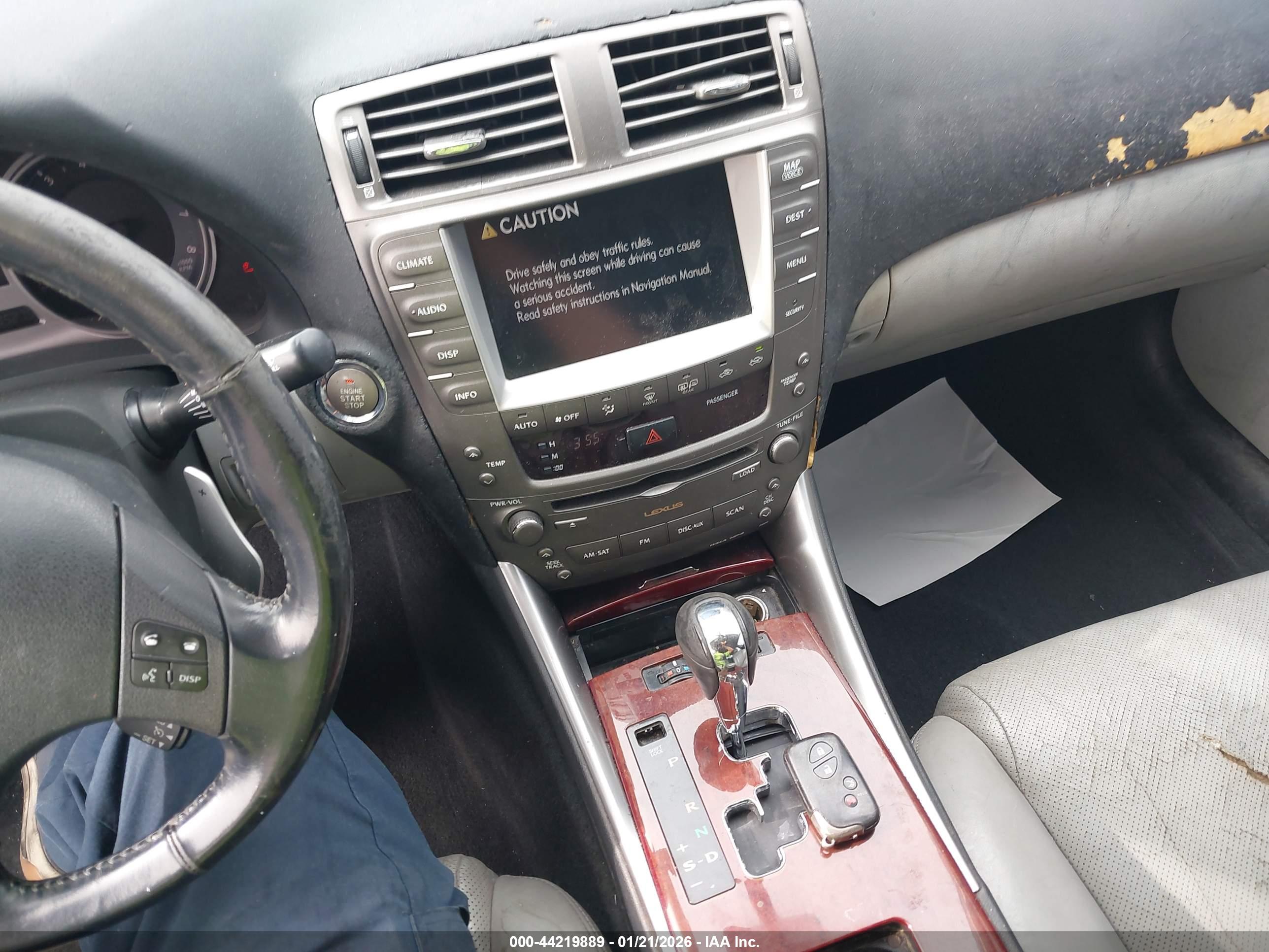 LEXUS IS image 11