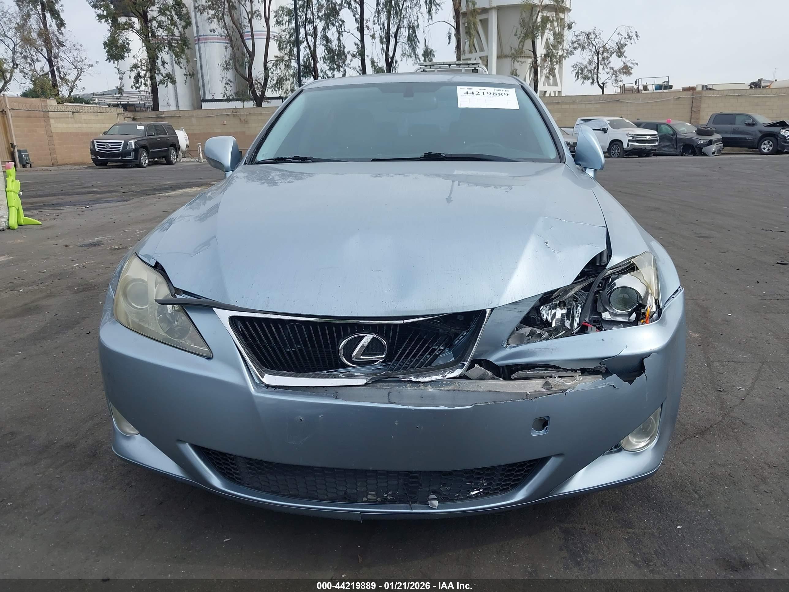 LEXUS IS image 6