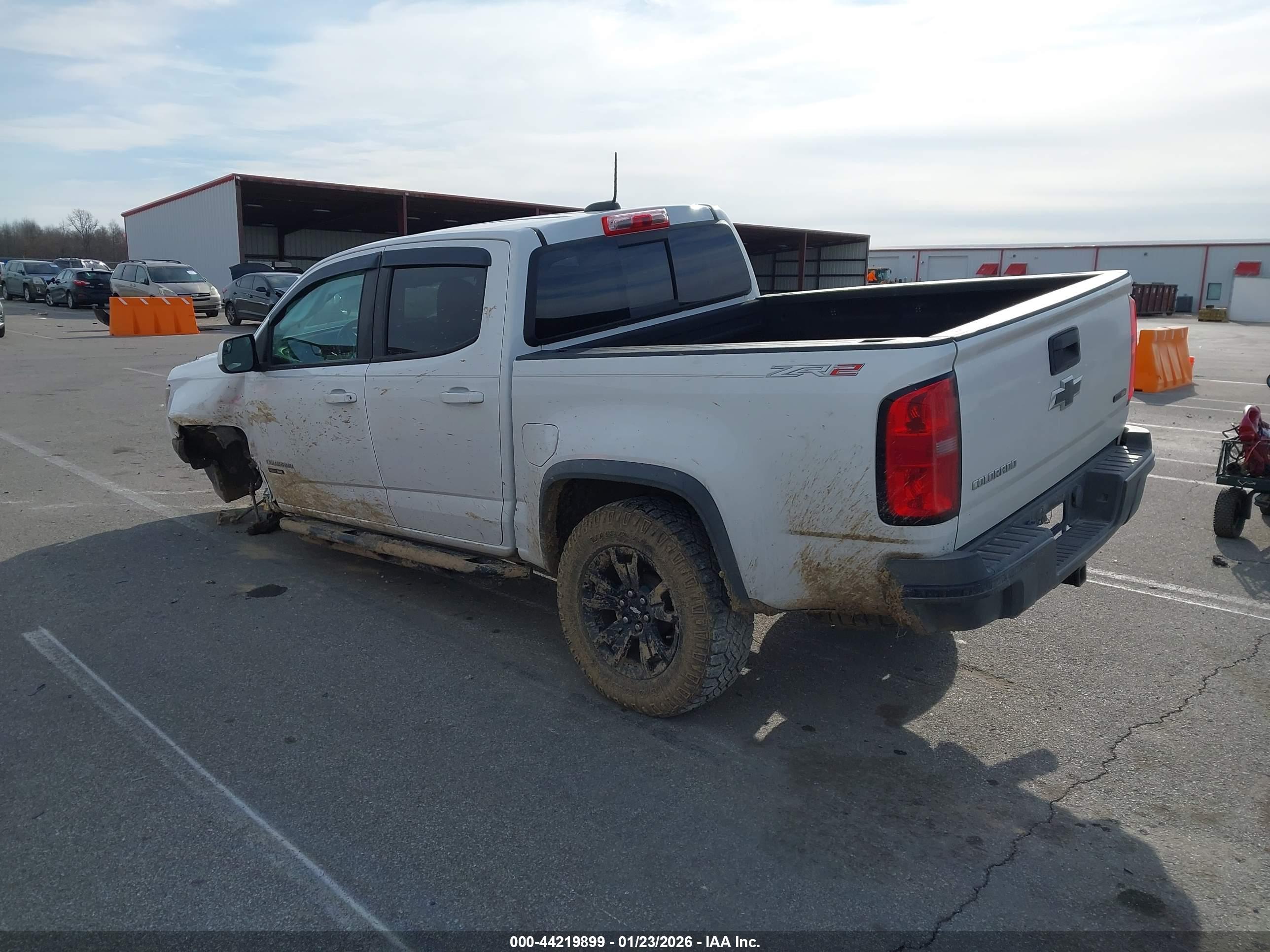 CHEVROLET COLORADO image 3