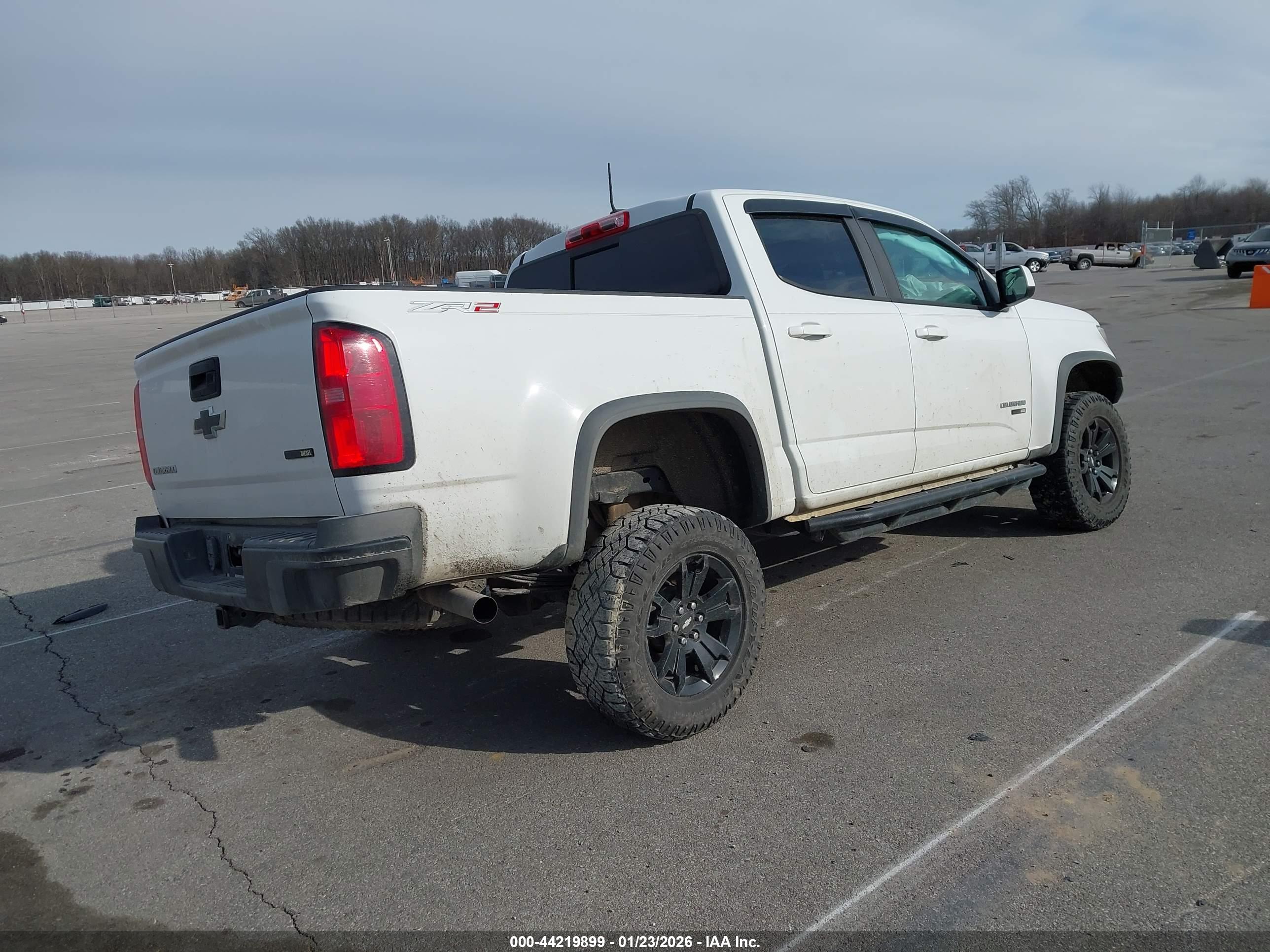 CHEVROLET COLORADO image 4