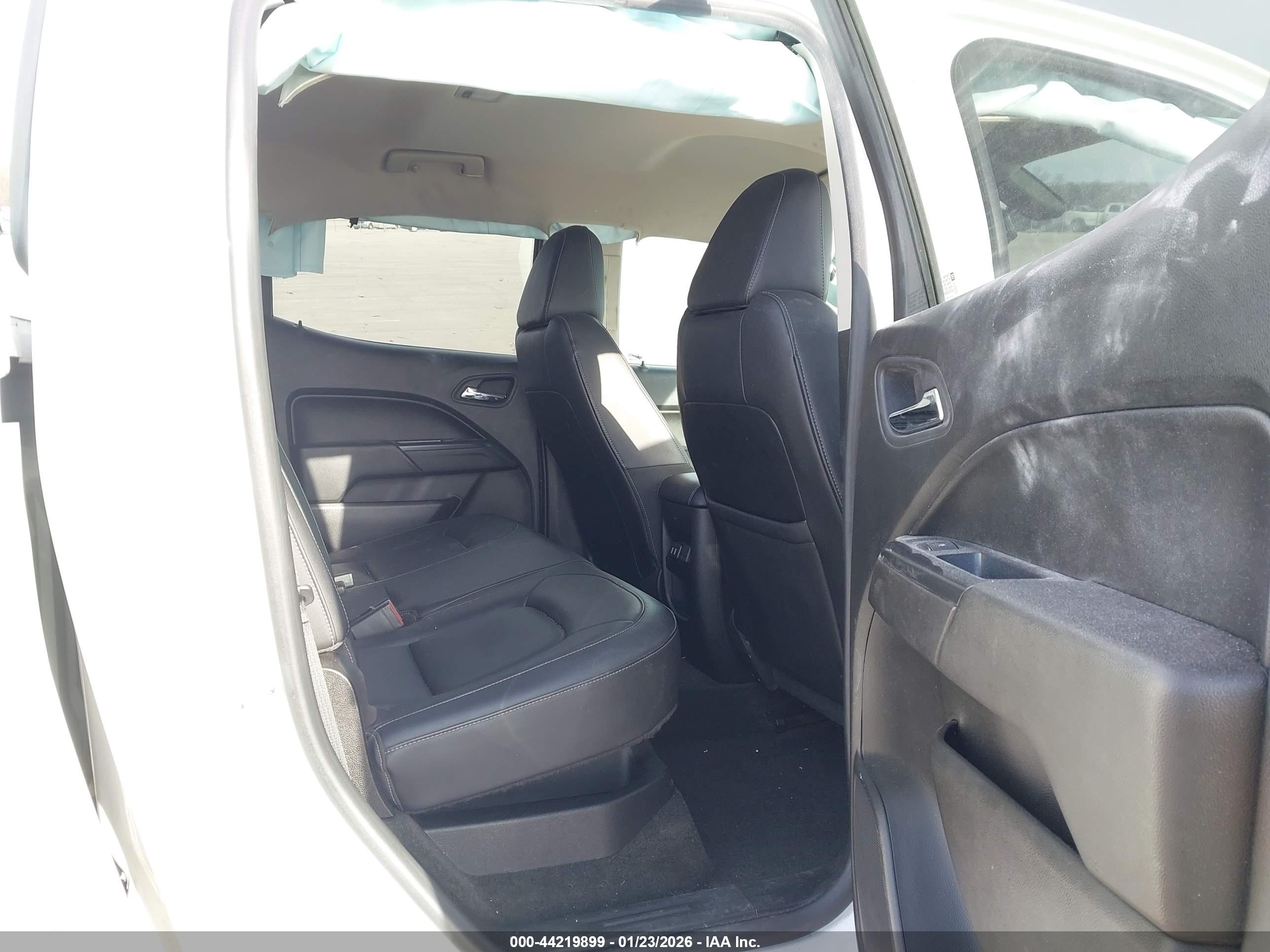 CHEVROLET COLORADO image 8