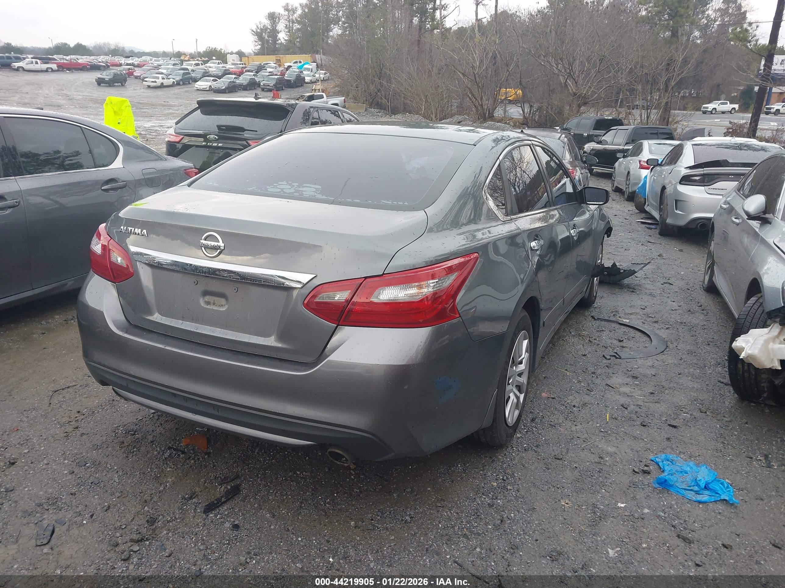NISSAN ALTIMA image 4
