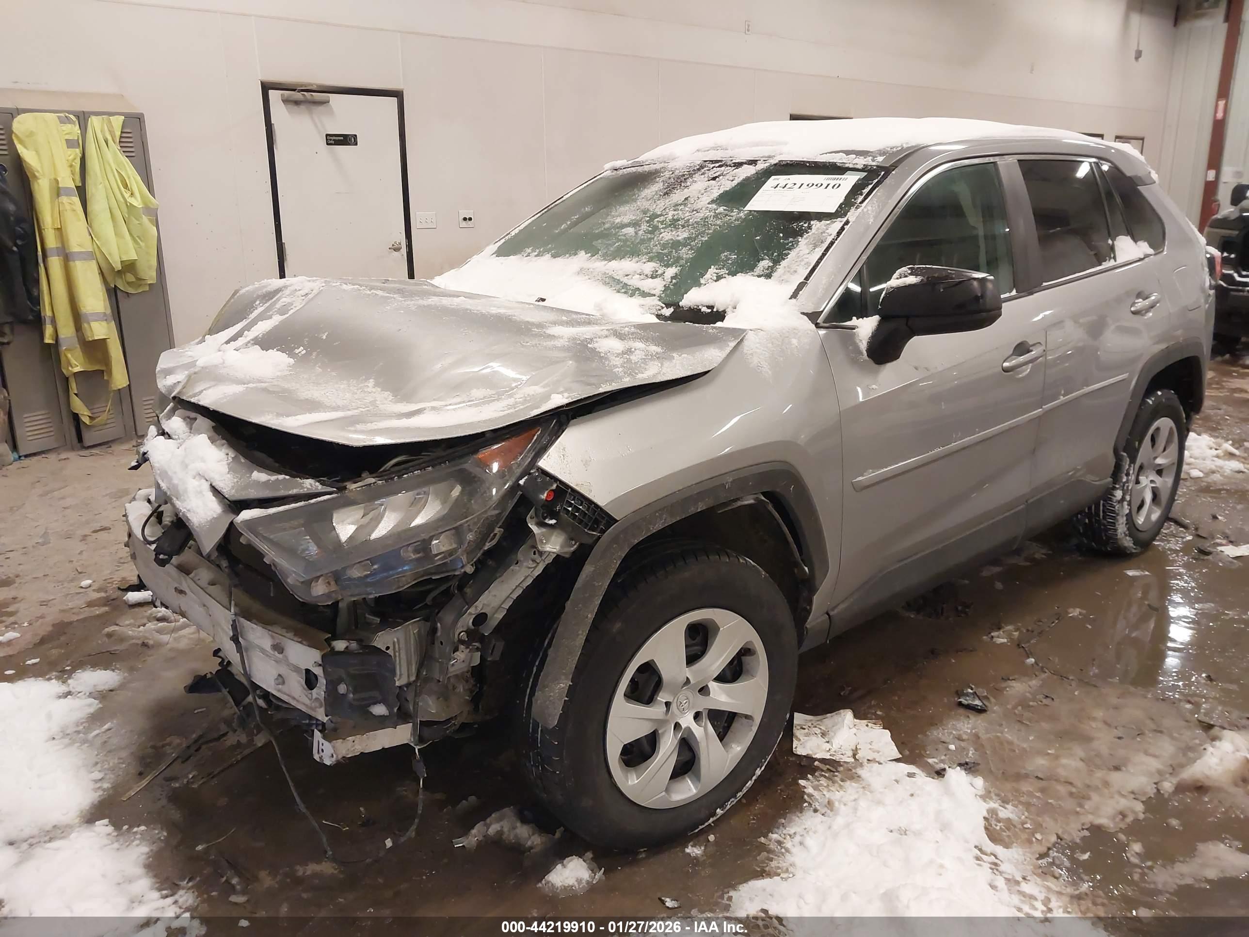 TOYOTA RAV4 image 2