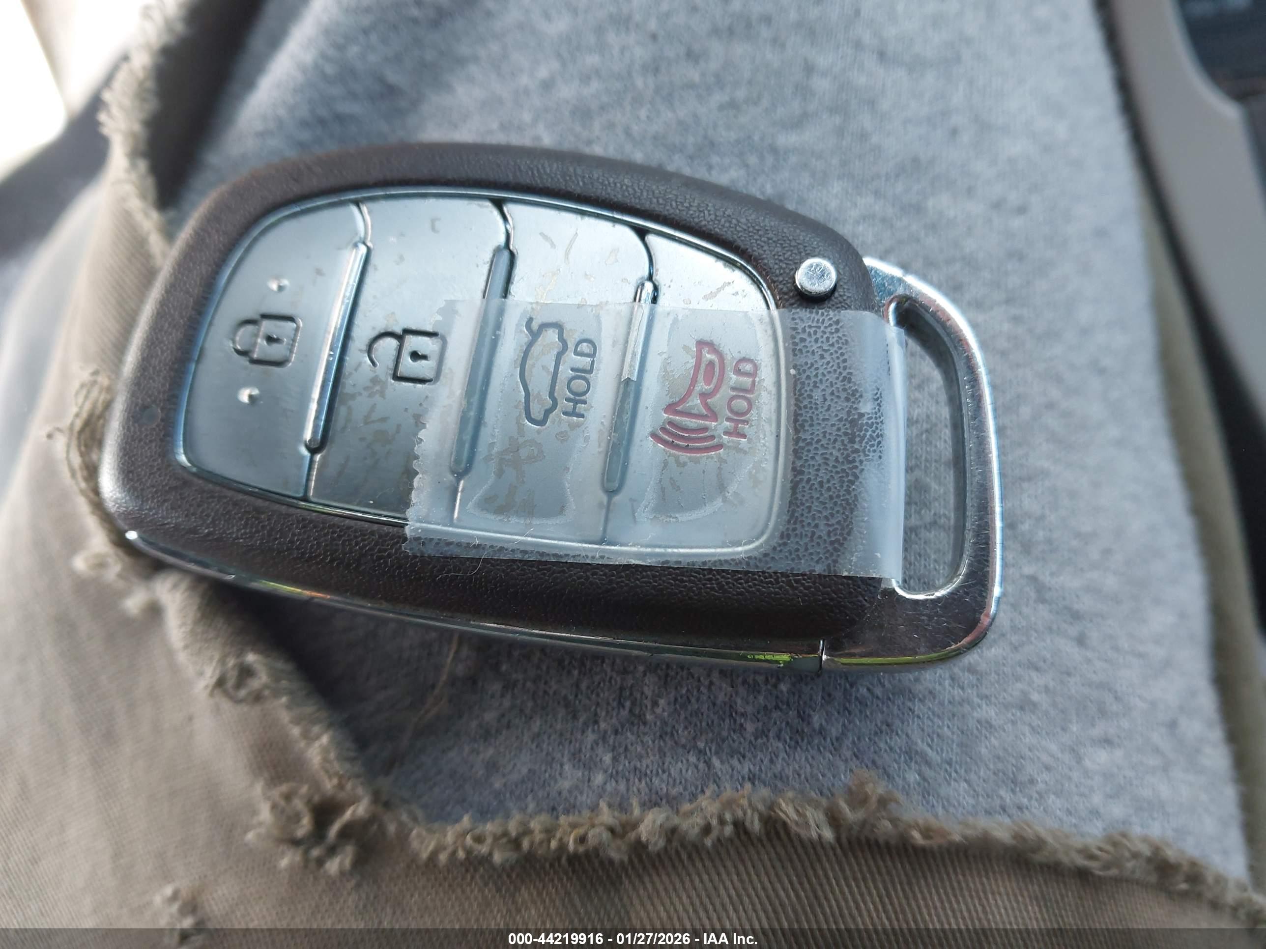 HYUNDAI ELANTRA image 11