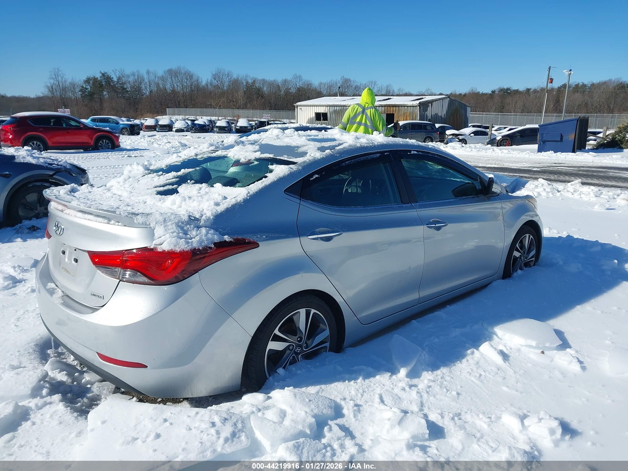 HYUNDAI ELANTRA image 4