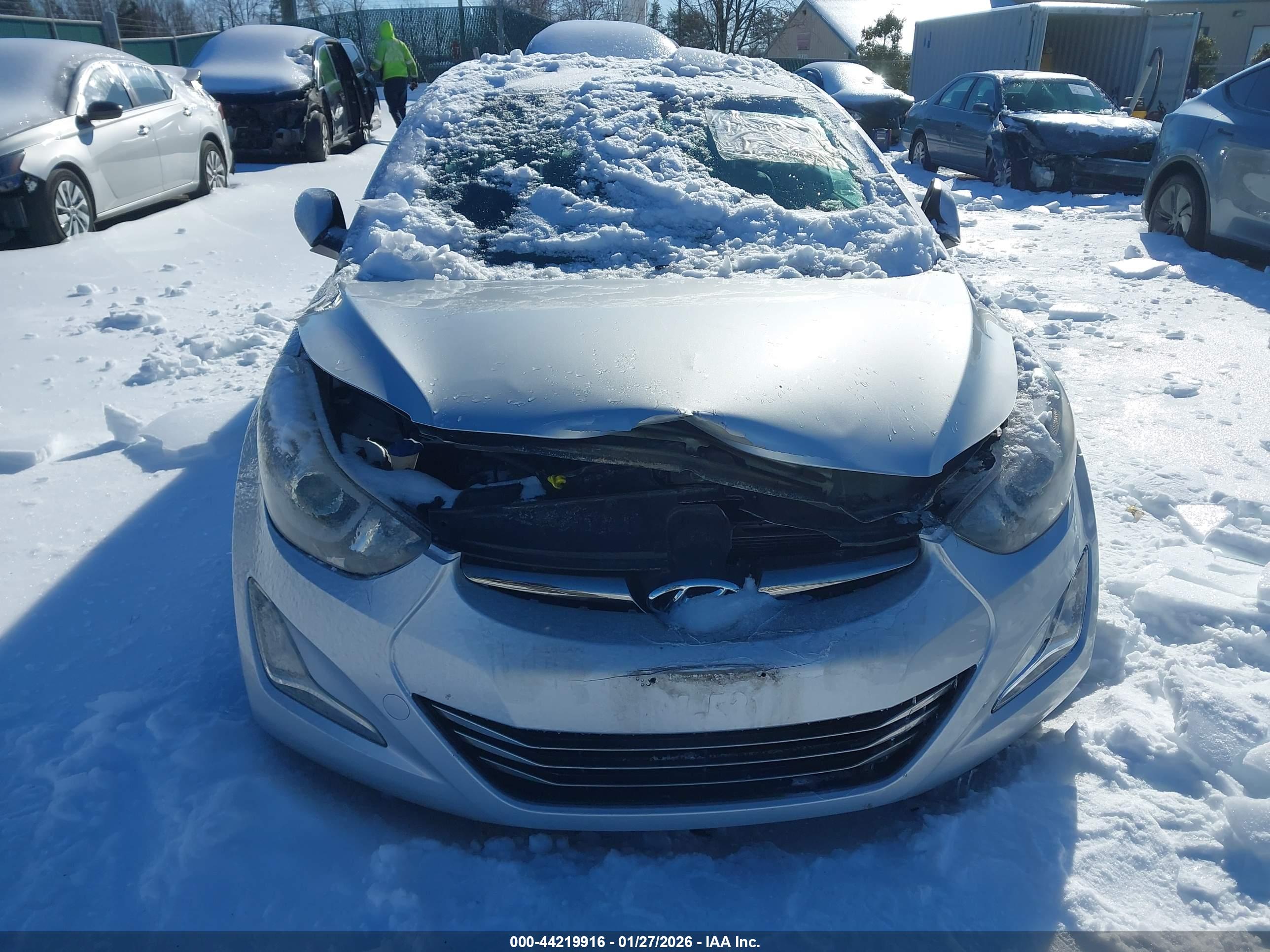 HYUNDAI ELANTRA image 6