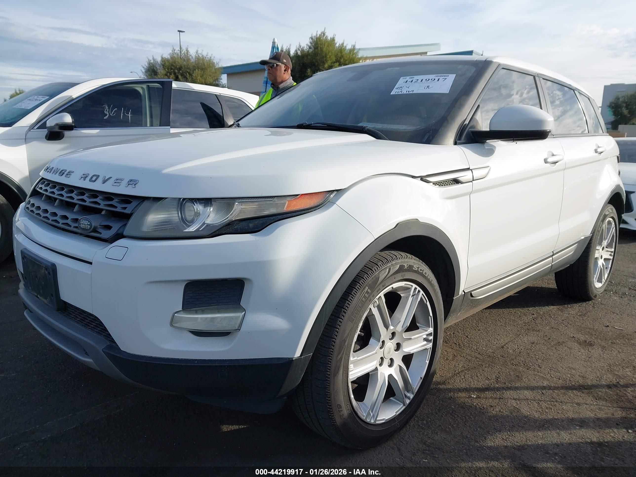 LAND ROVER image 2