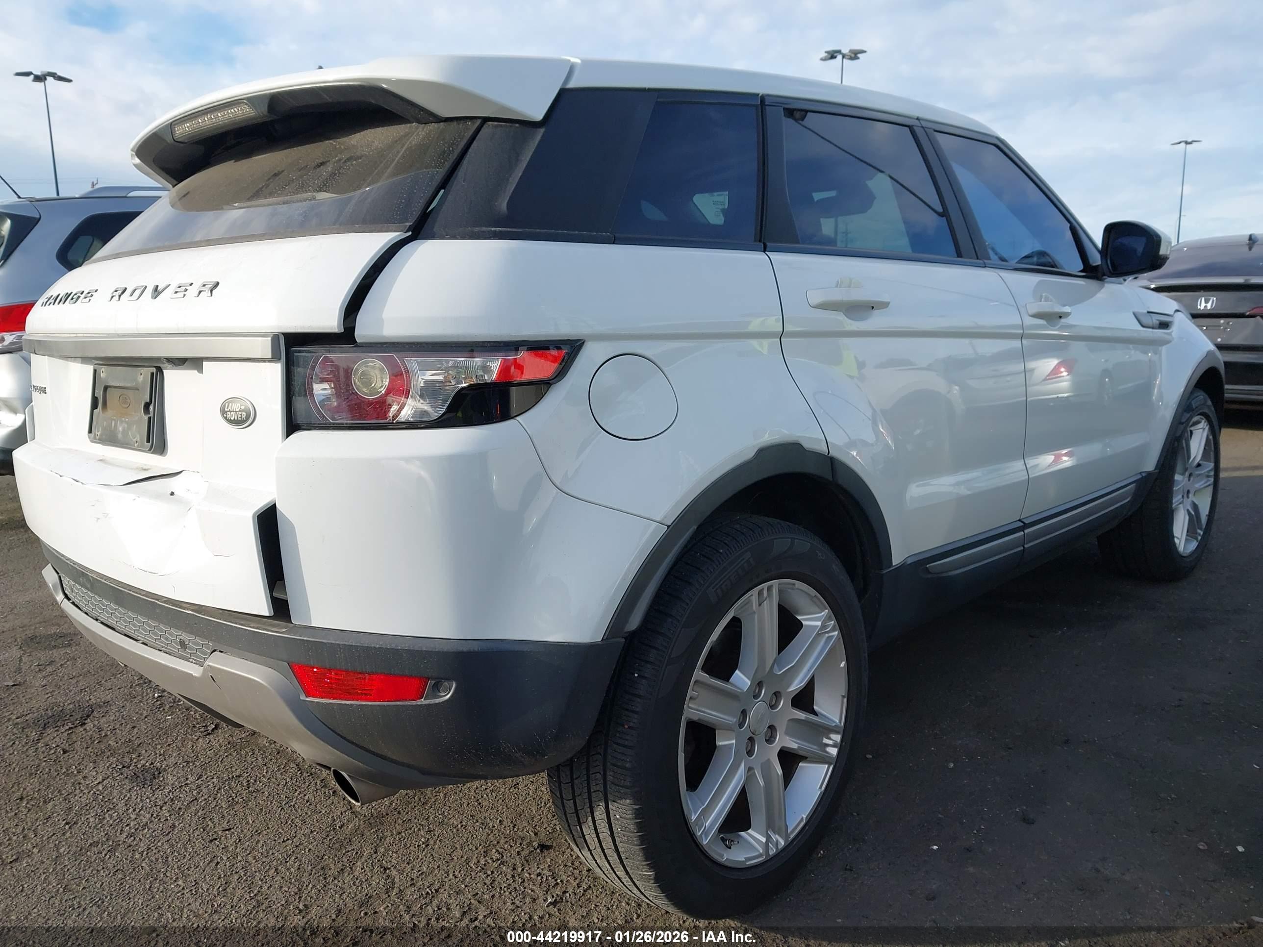 LAND ROVER image 4