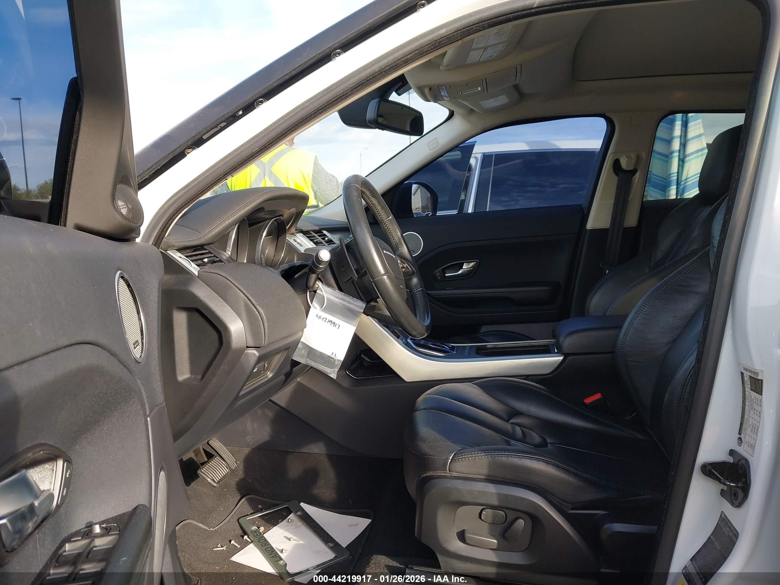 LAND ROVER image 5