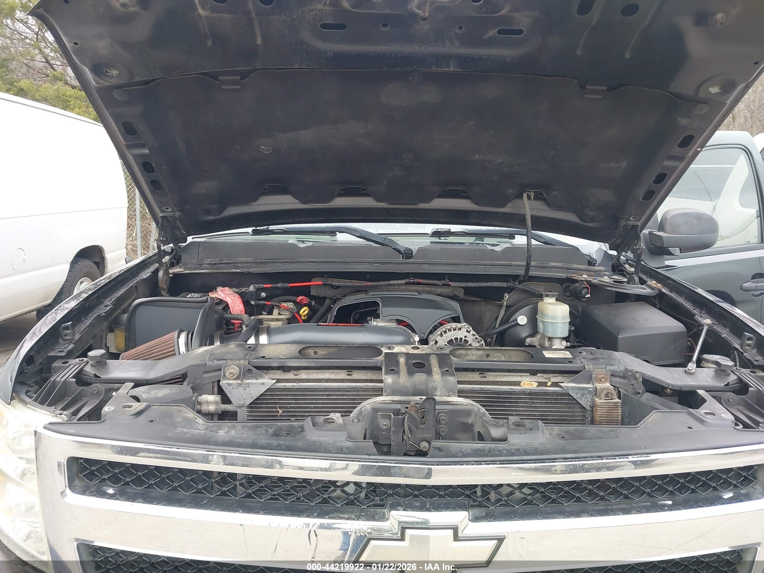 CHEVROLET SILVERADO image 10