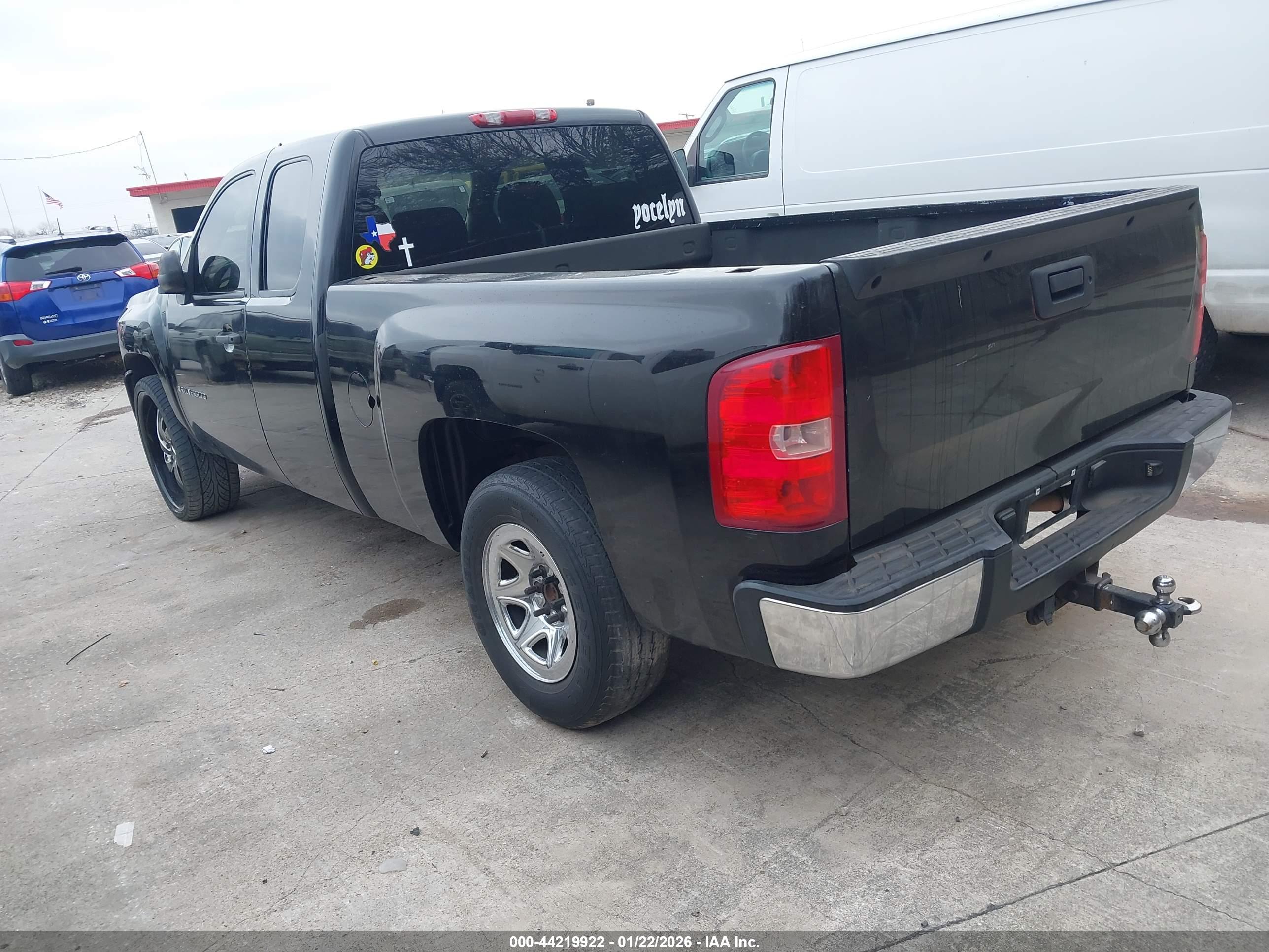 CHEVROLET SILVERADO image 3