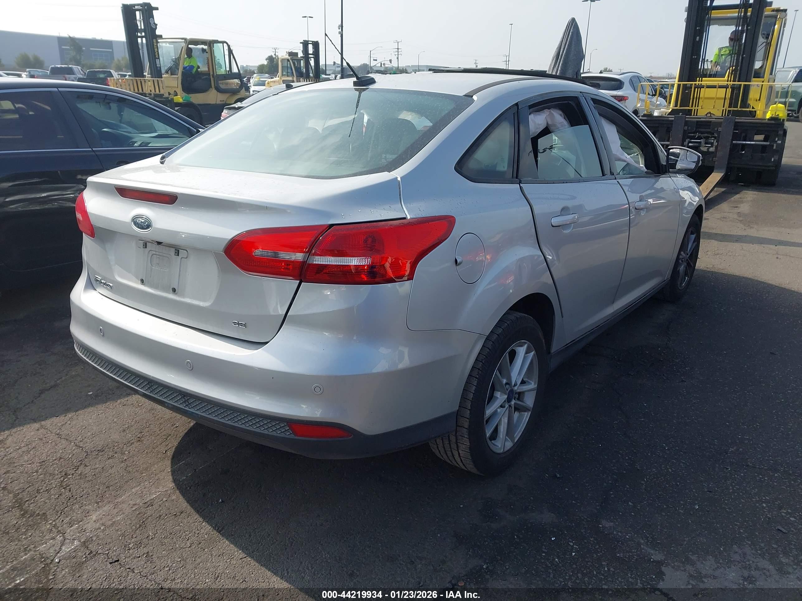 FORD FOCUS image 4