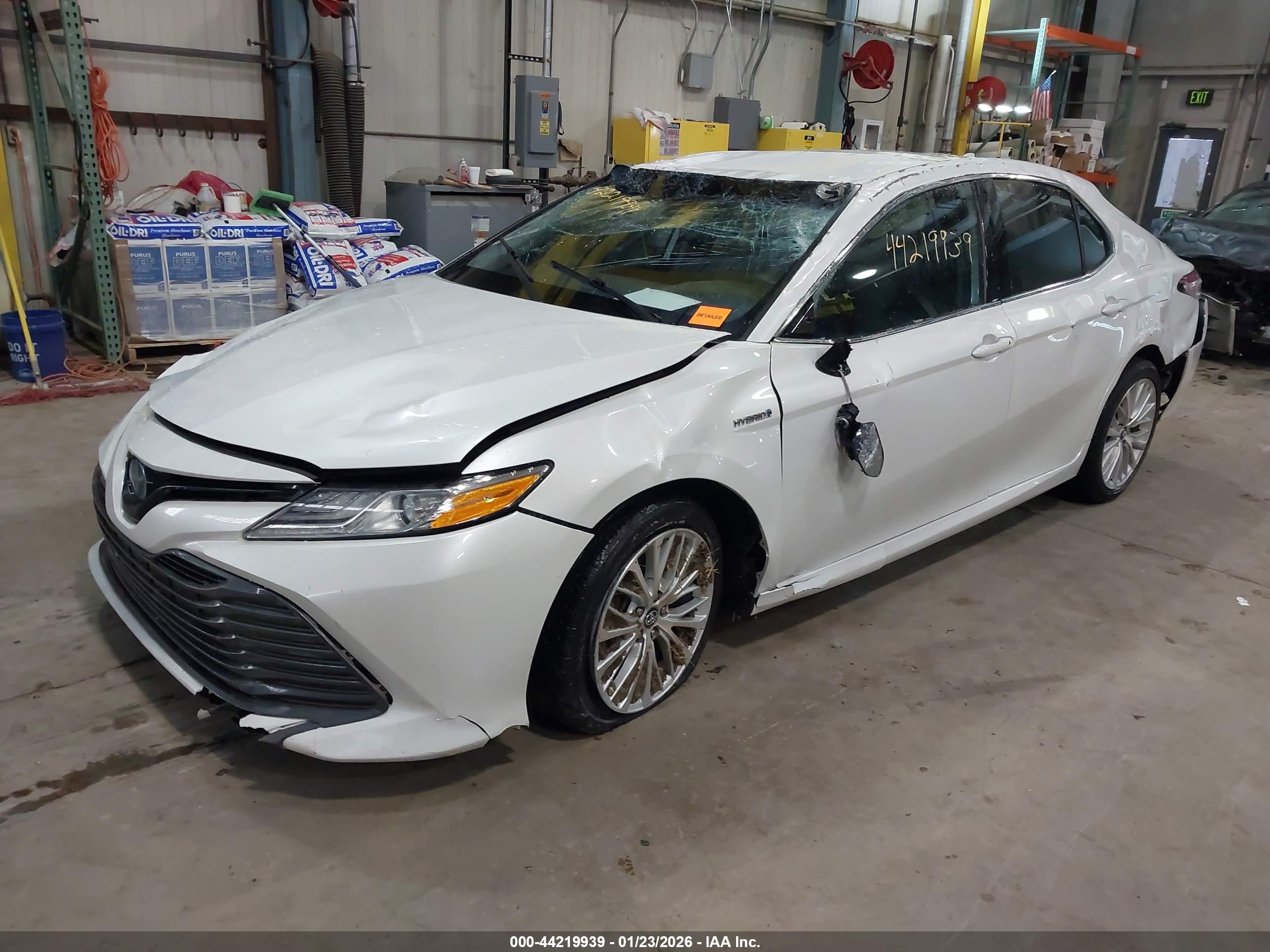 TOYOTA CAMRY image 2