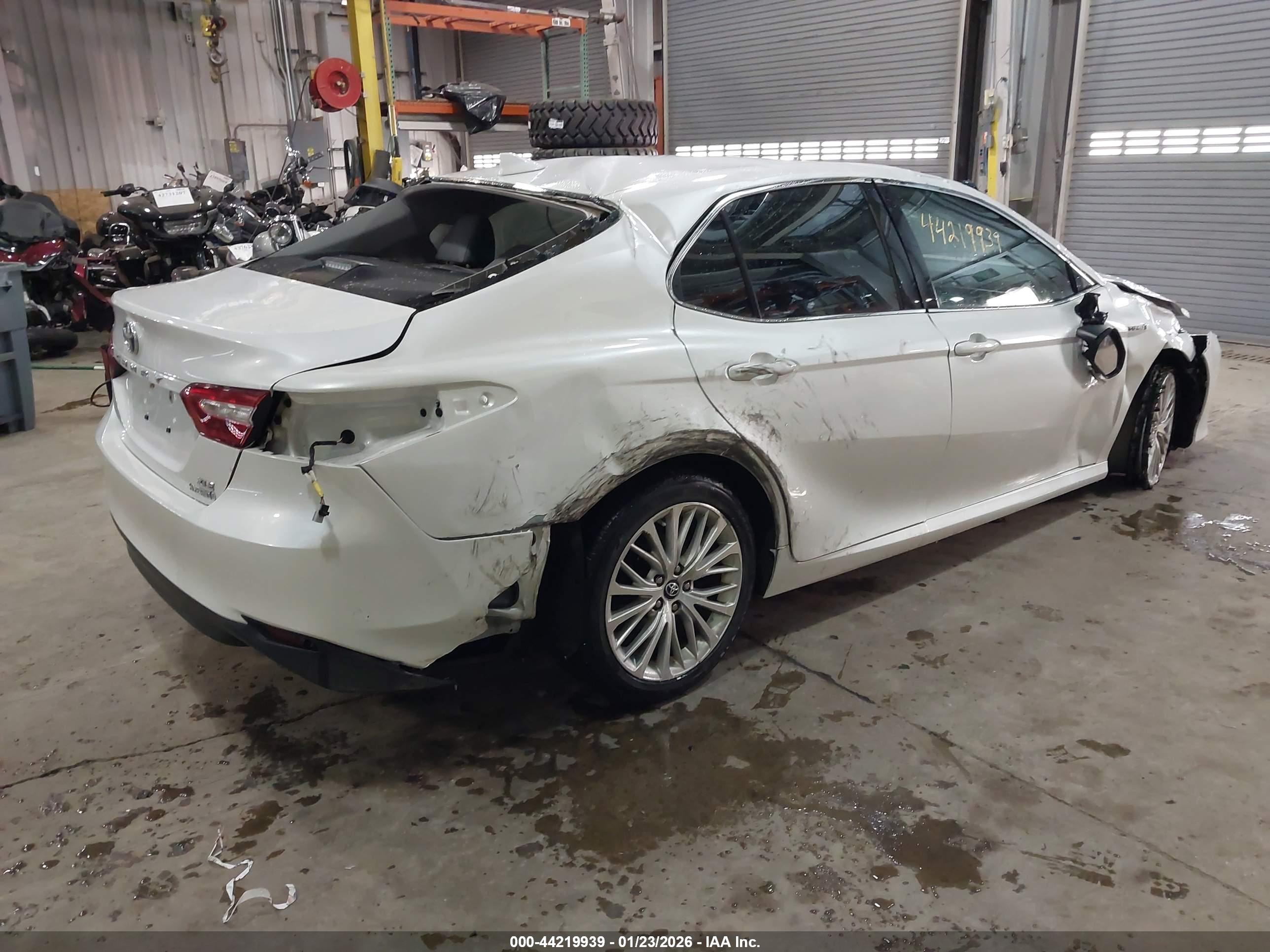TOYOTA CAMRY image 4