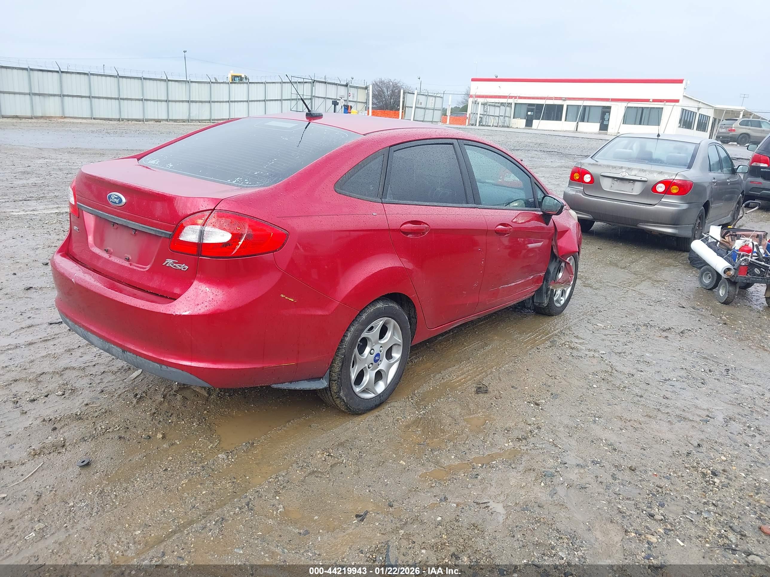 FORD FIESTA image 4