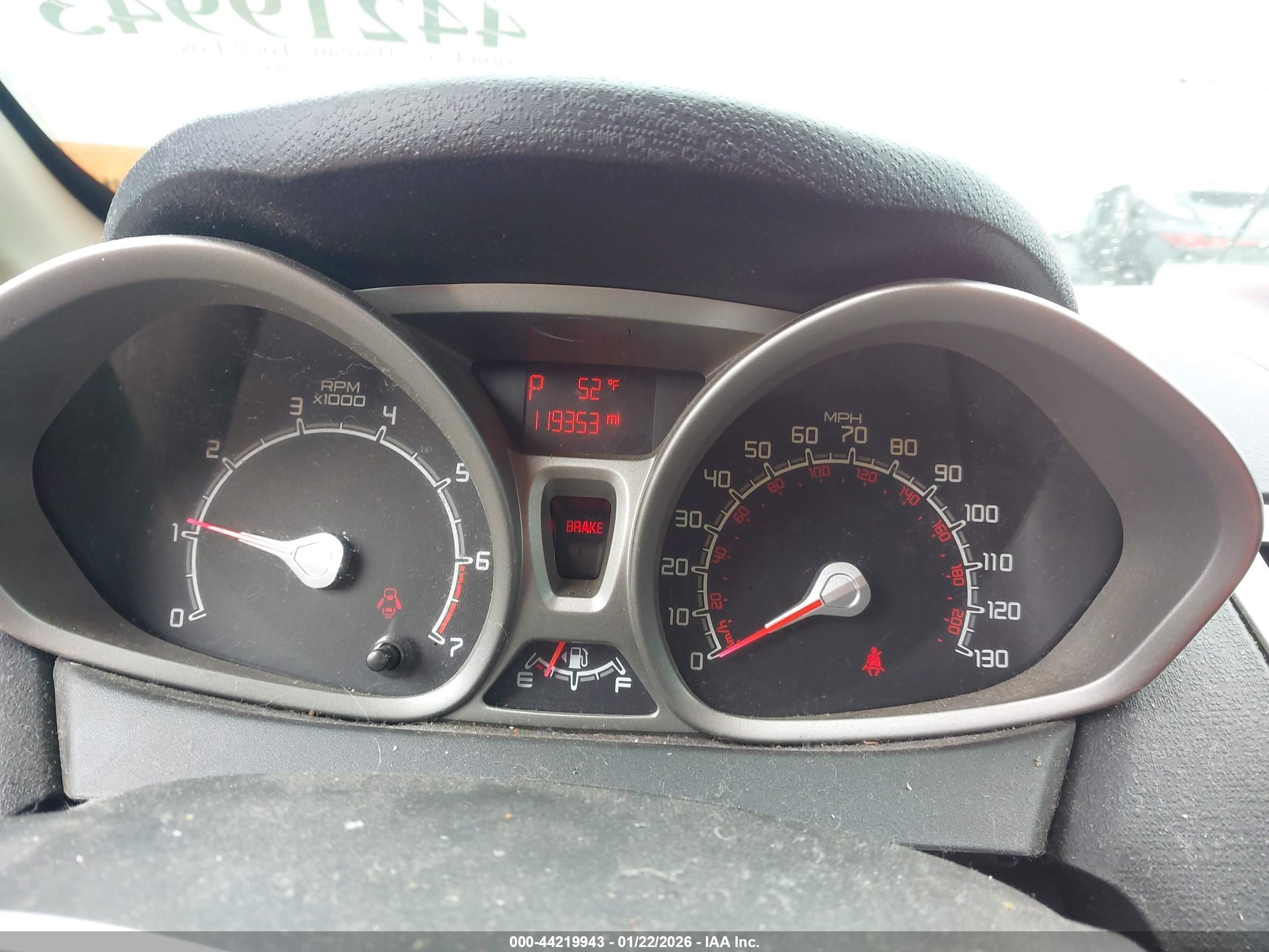 FORD FIESTA image 7