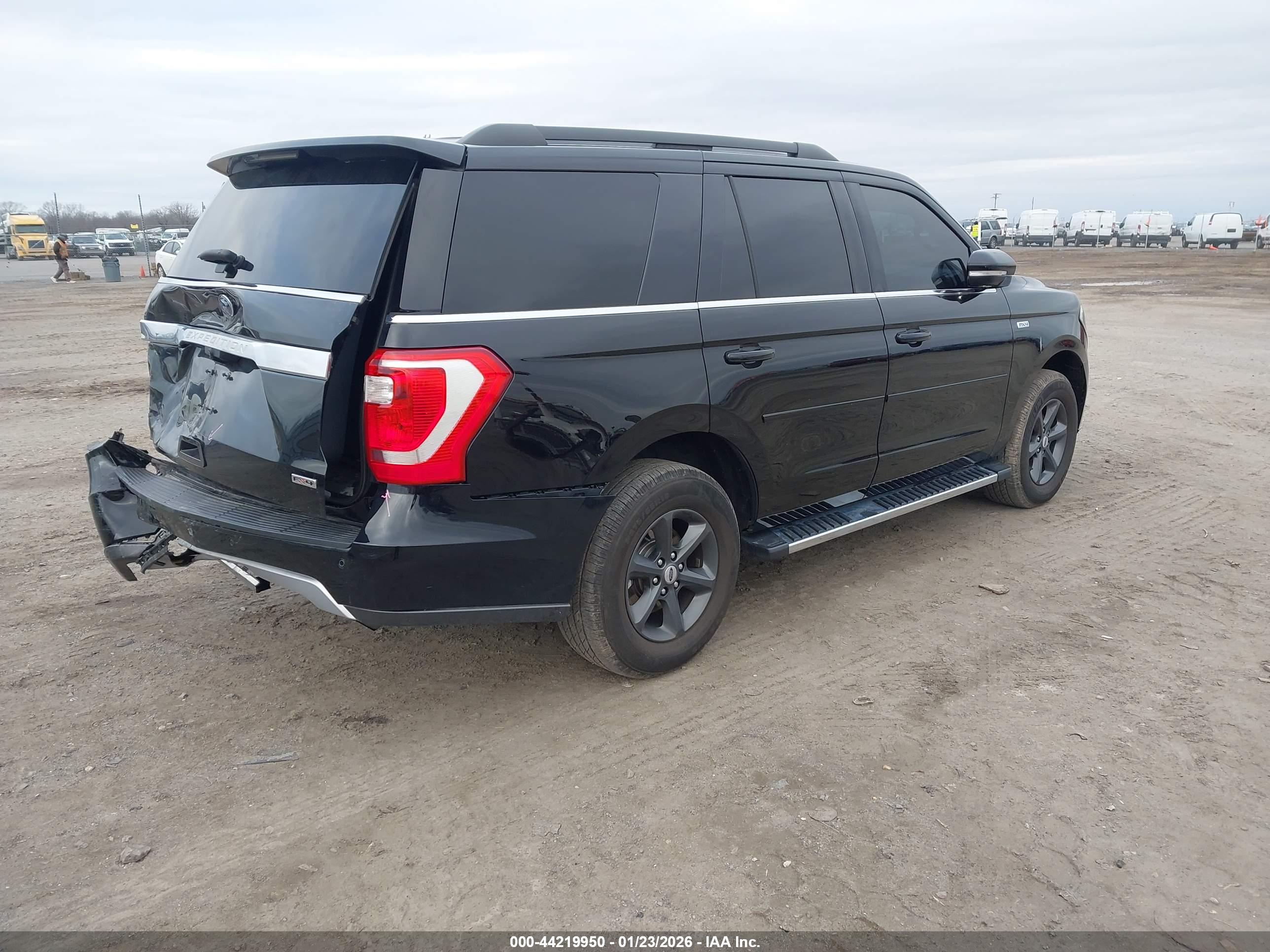 FORD EXPEDITION image 4