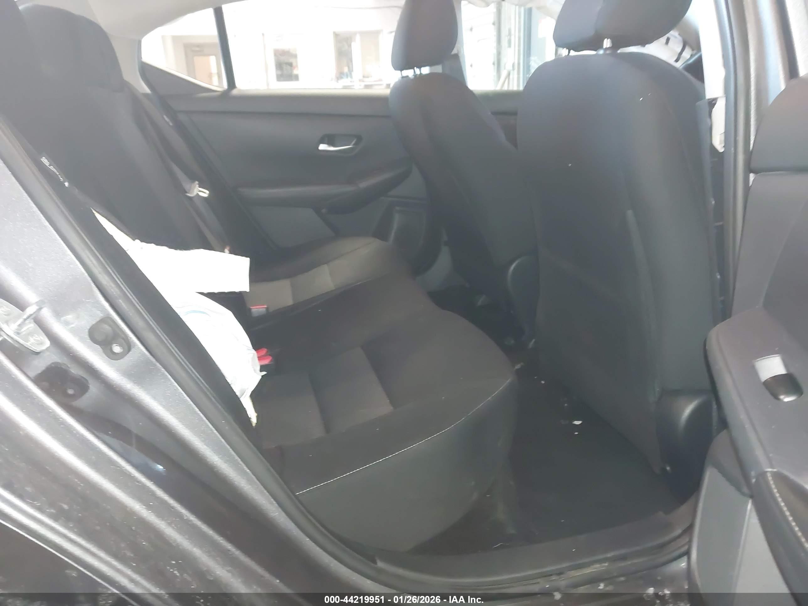 NISSAN SENTRA image 8