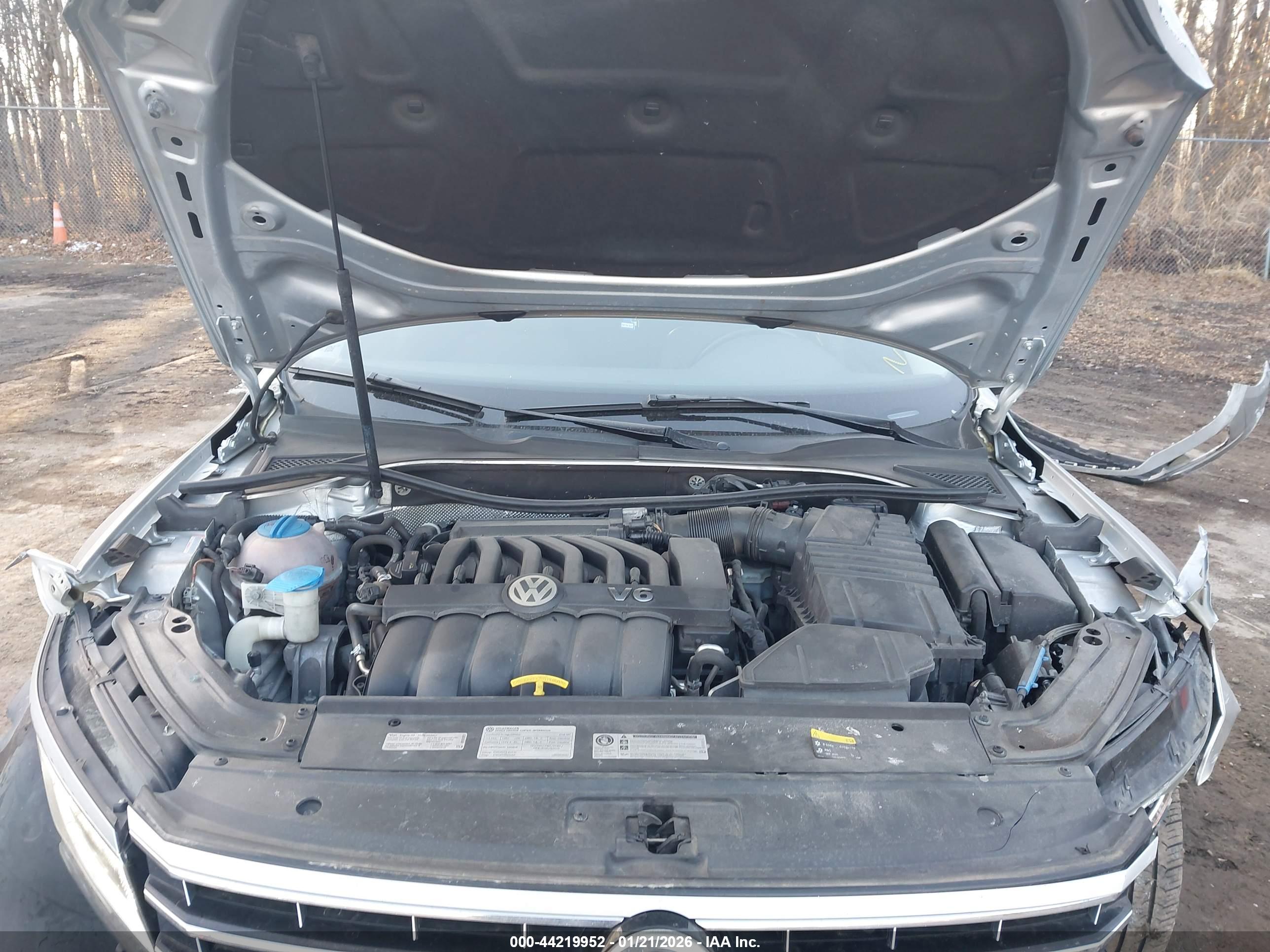 VOLKSWAGEN PASSAT image 10