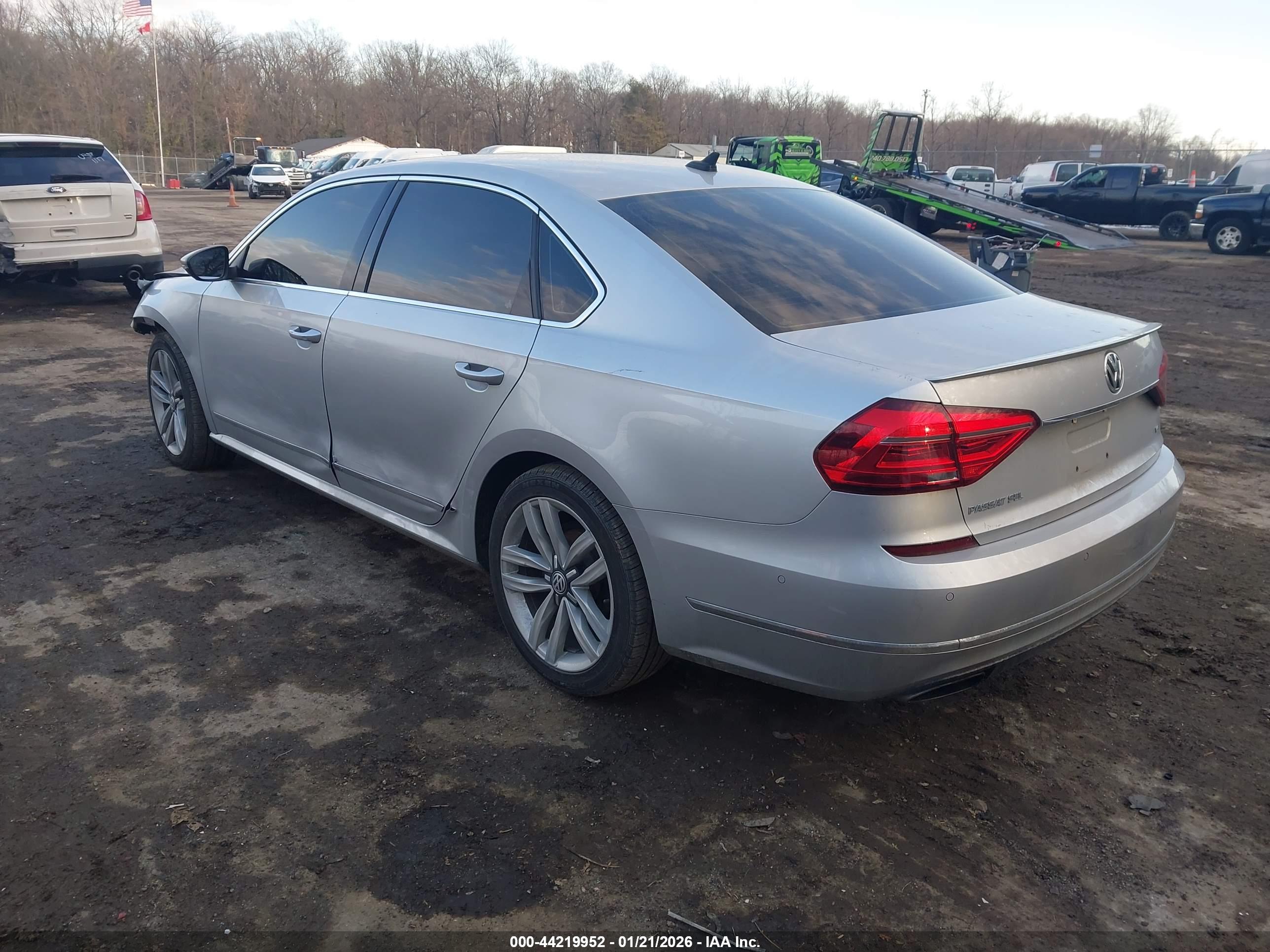 VOLKSWAGEN PASSAT image 3