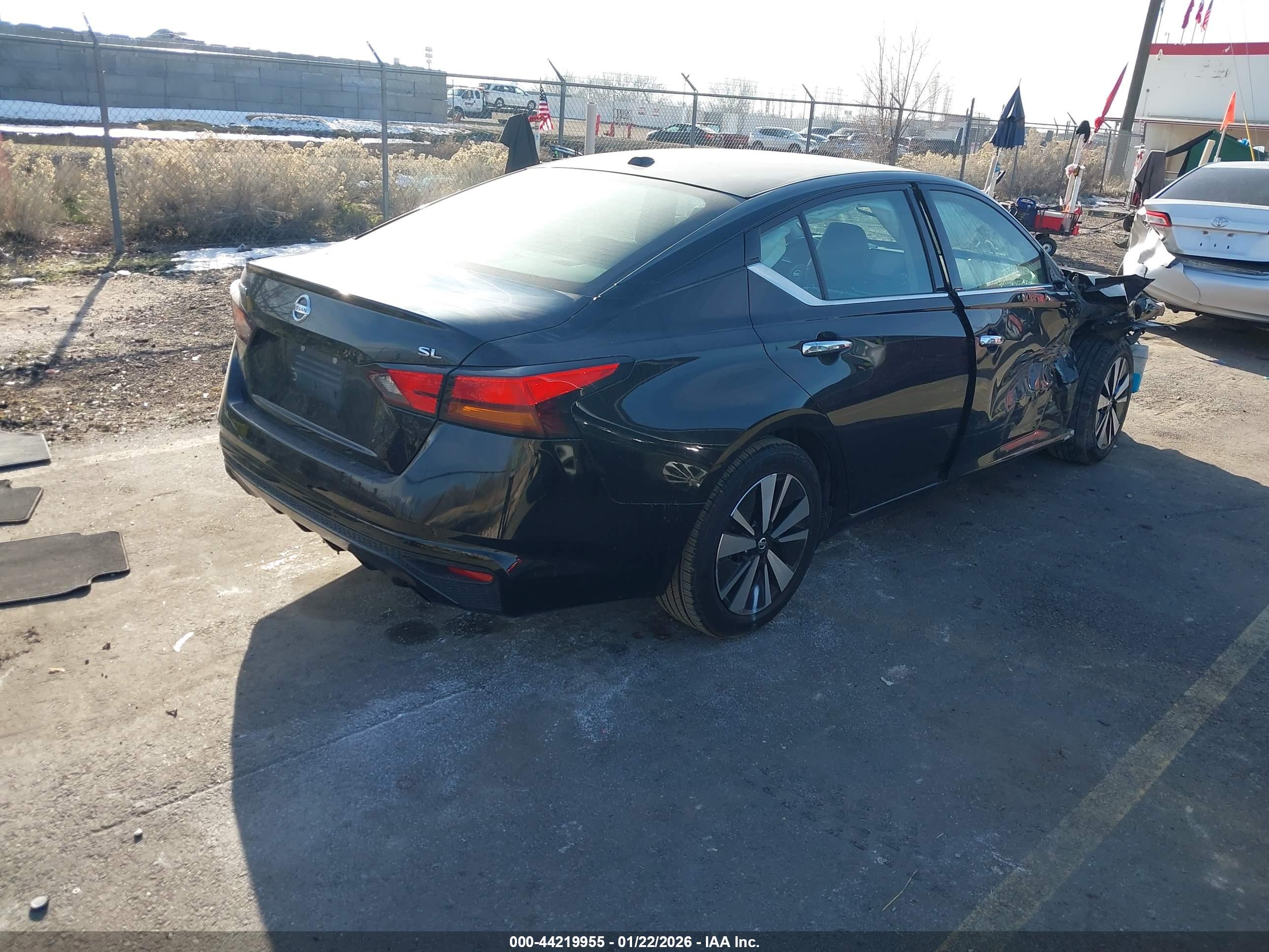 NISSAN ALTIMA image 4