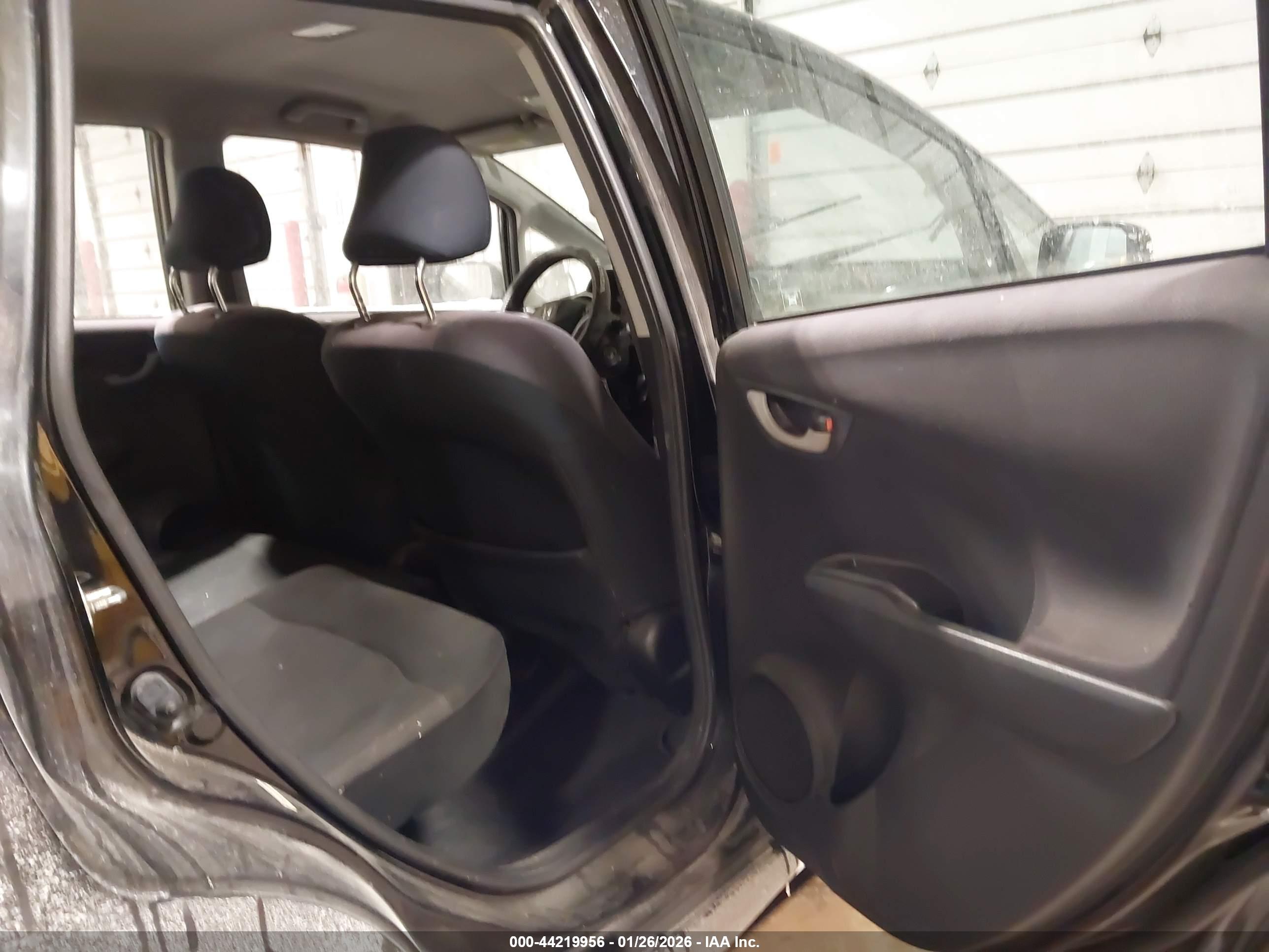 HONDA FIT image 8