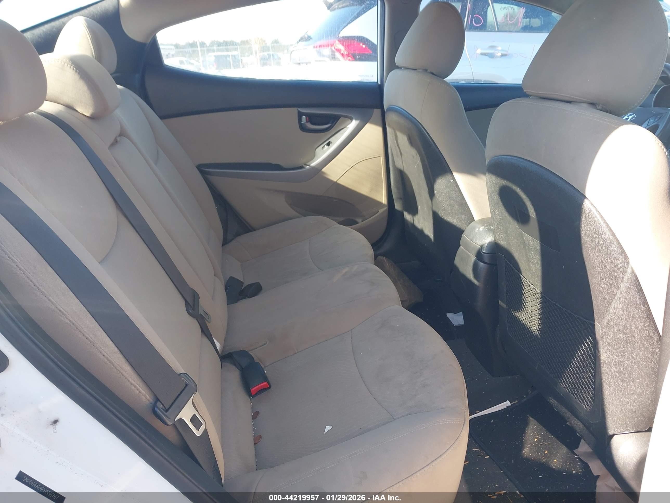 HYUNDAI ELANTRA image 8
