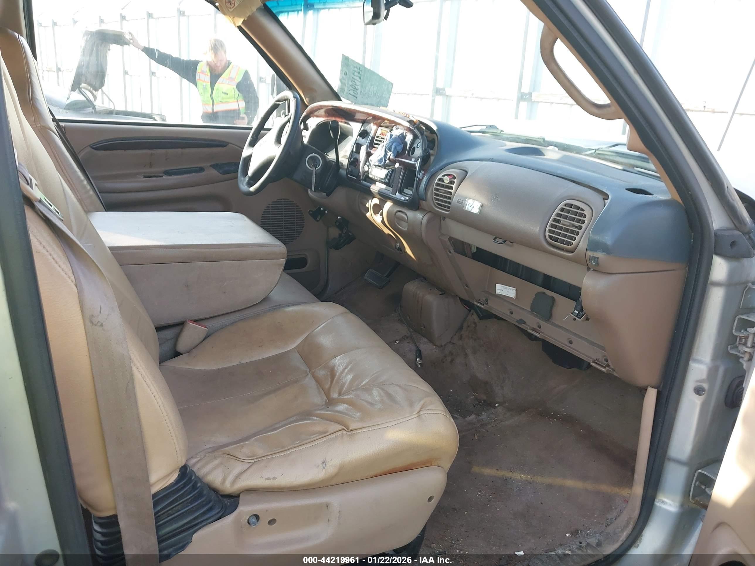 DODGE RAM image 5