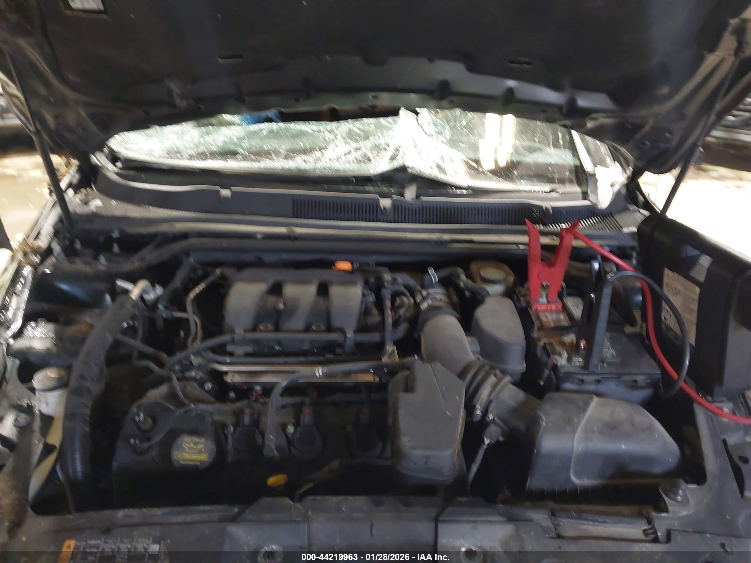 FORD TAURUS image 10