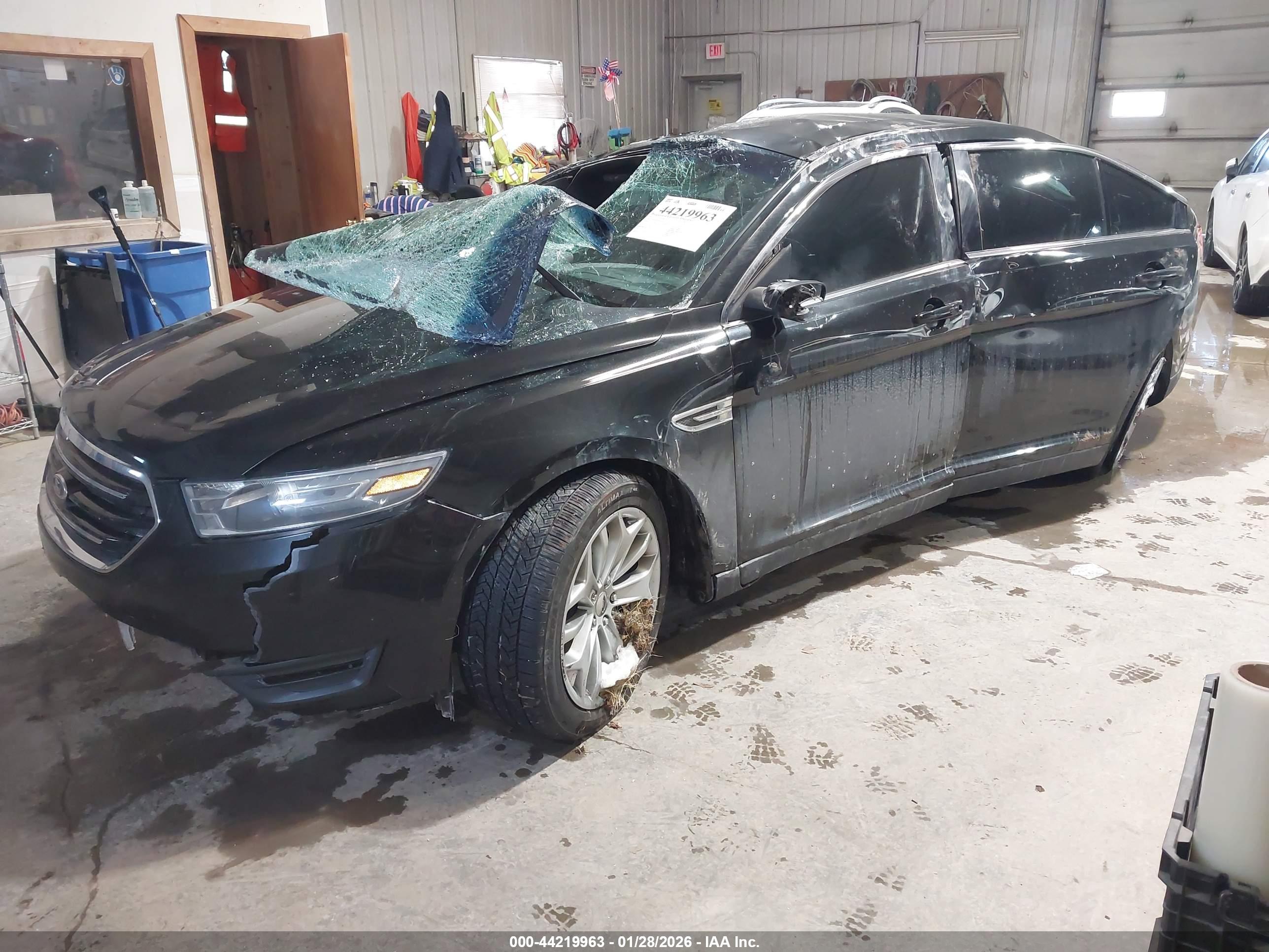 FORD TAURUS image 2