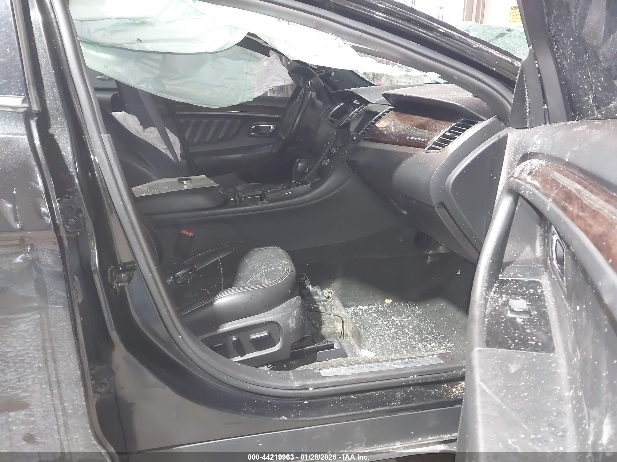 FORD TAURUS image 5