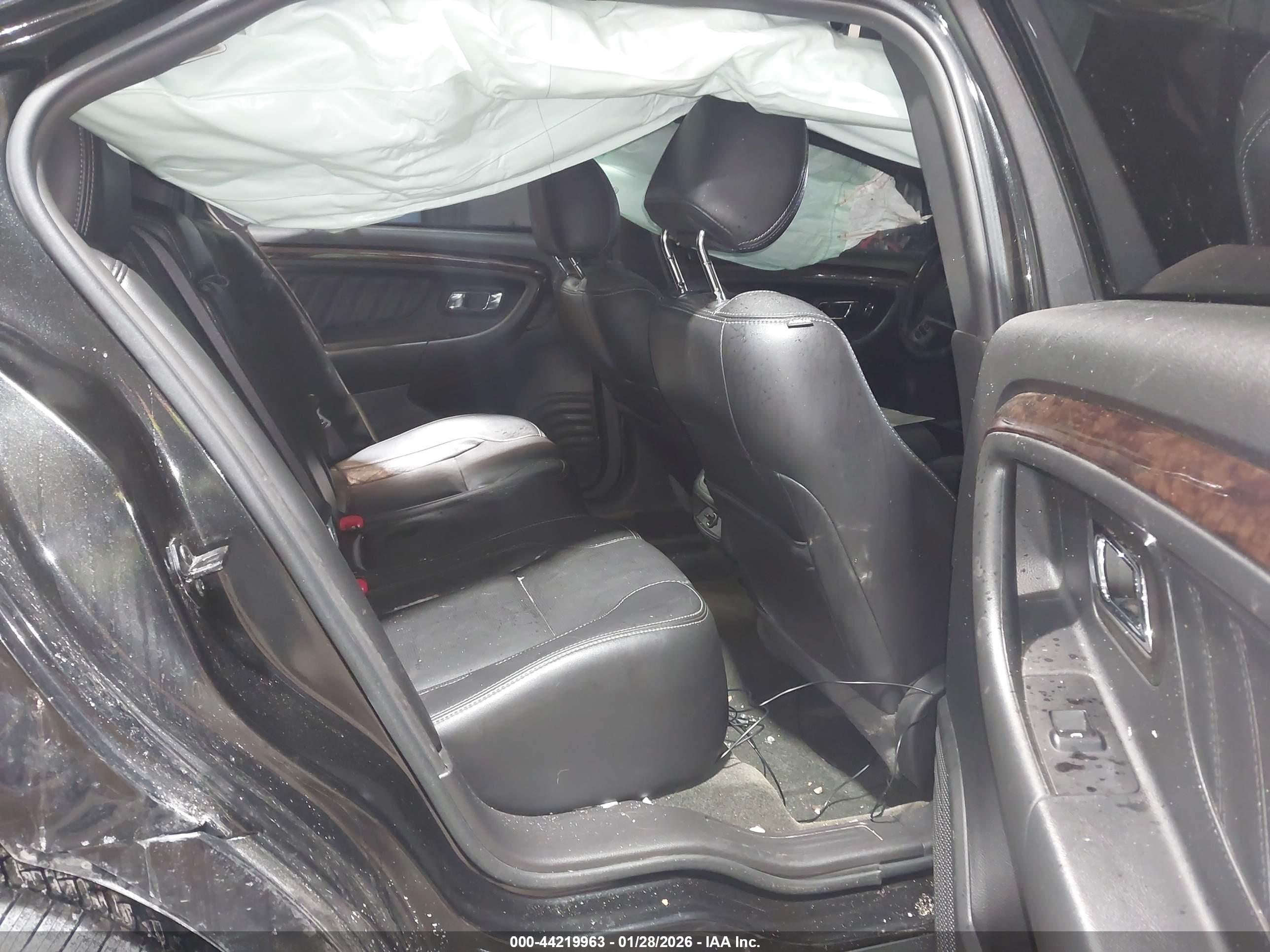 FORD TAURUS image 8