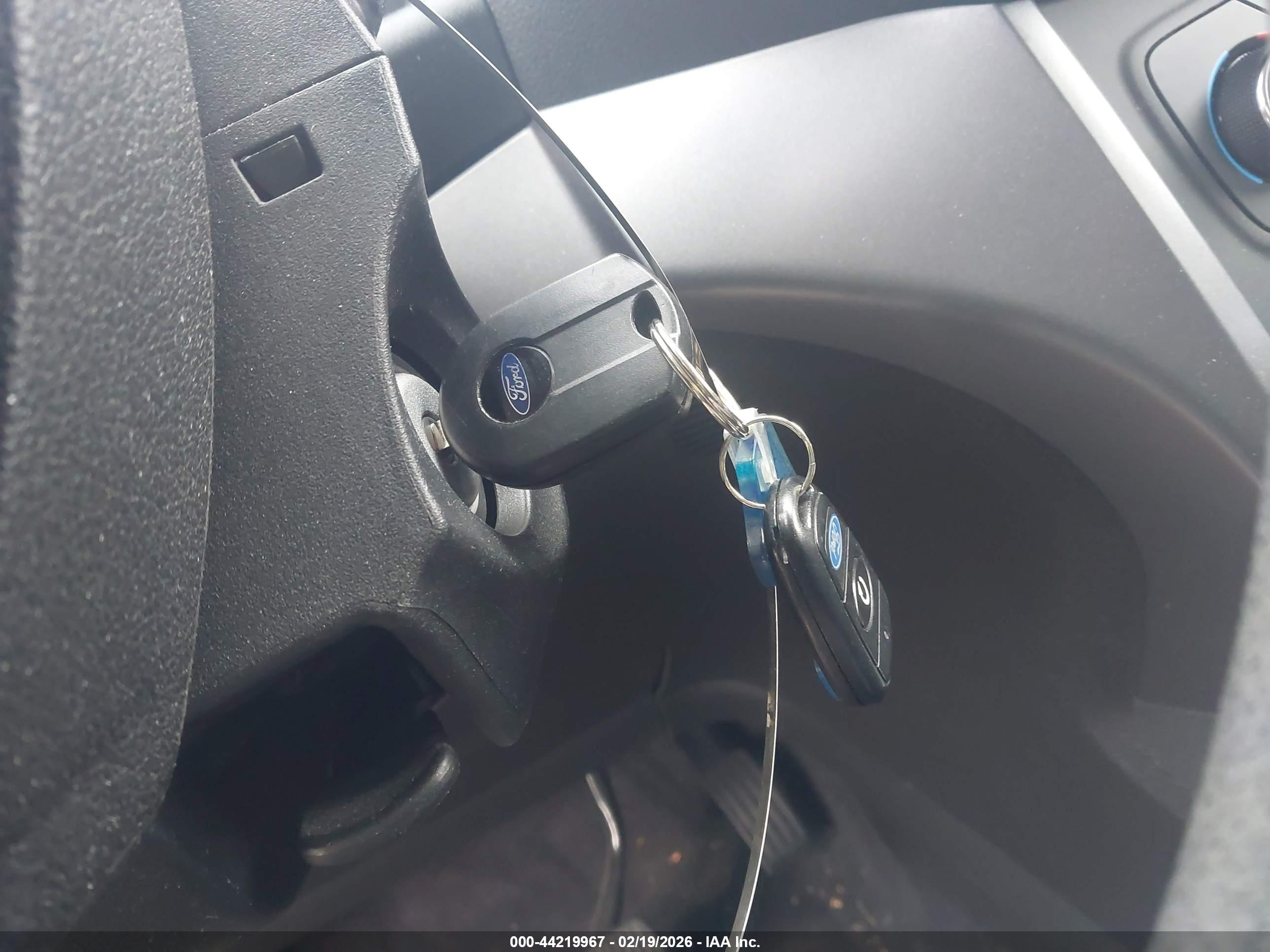 FORD ESCAPE image 11