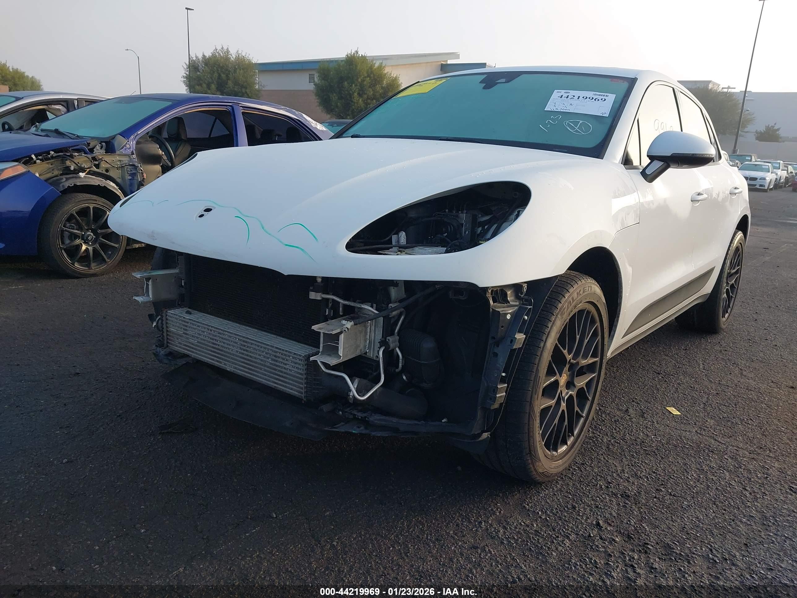 PORSCHE MACAN image 6