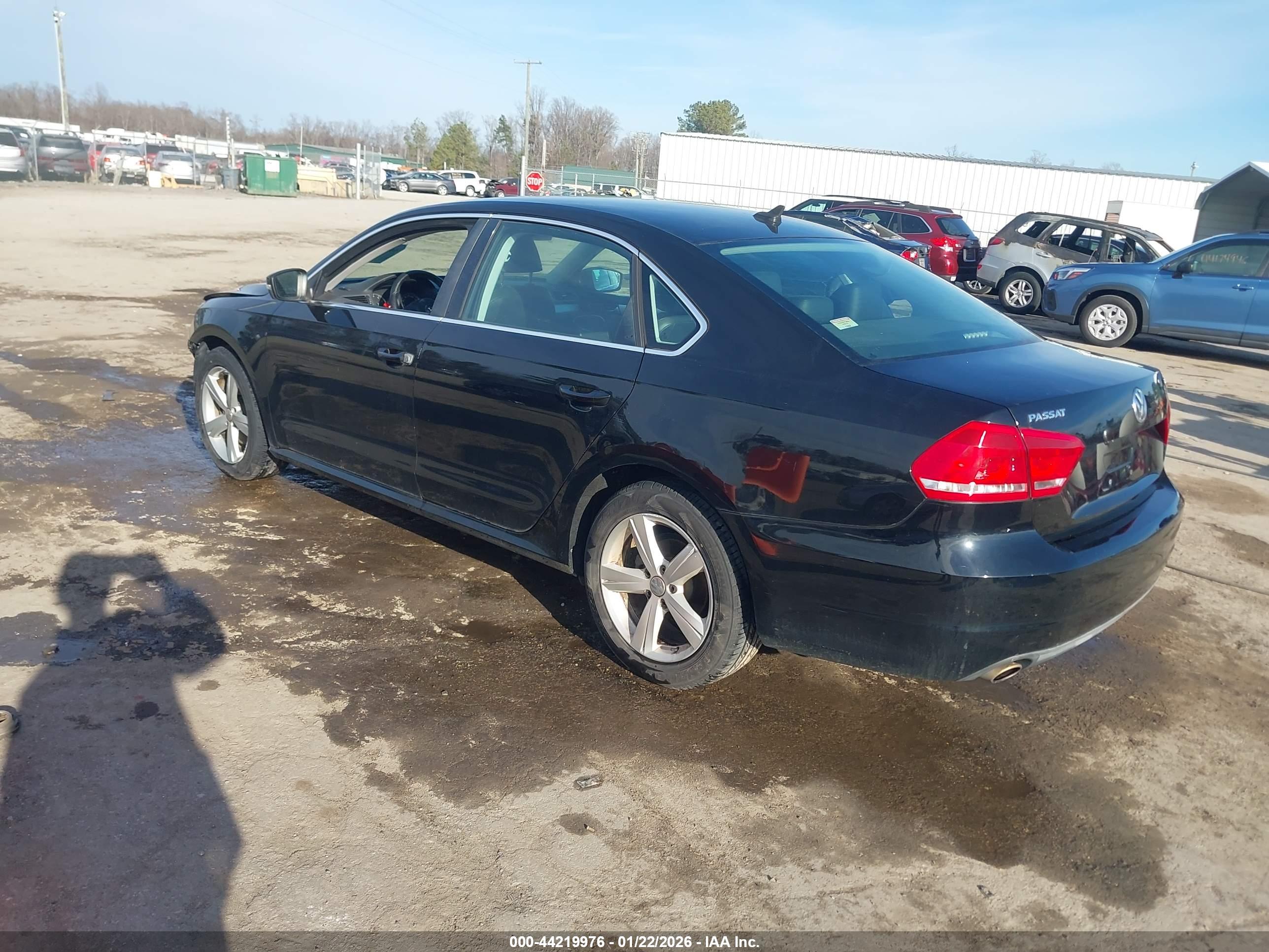 VOLKSWAGEN PASSAT image 3