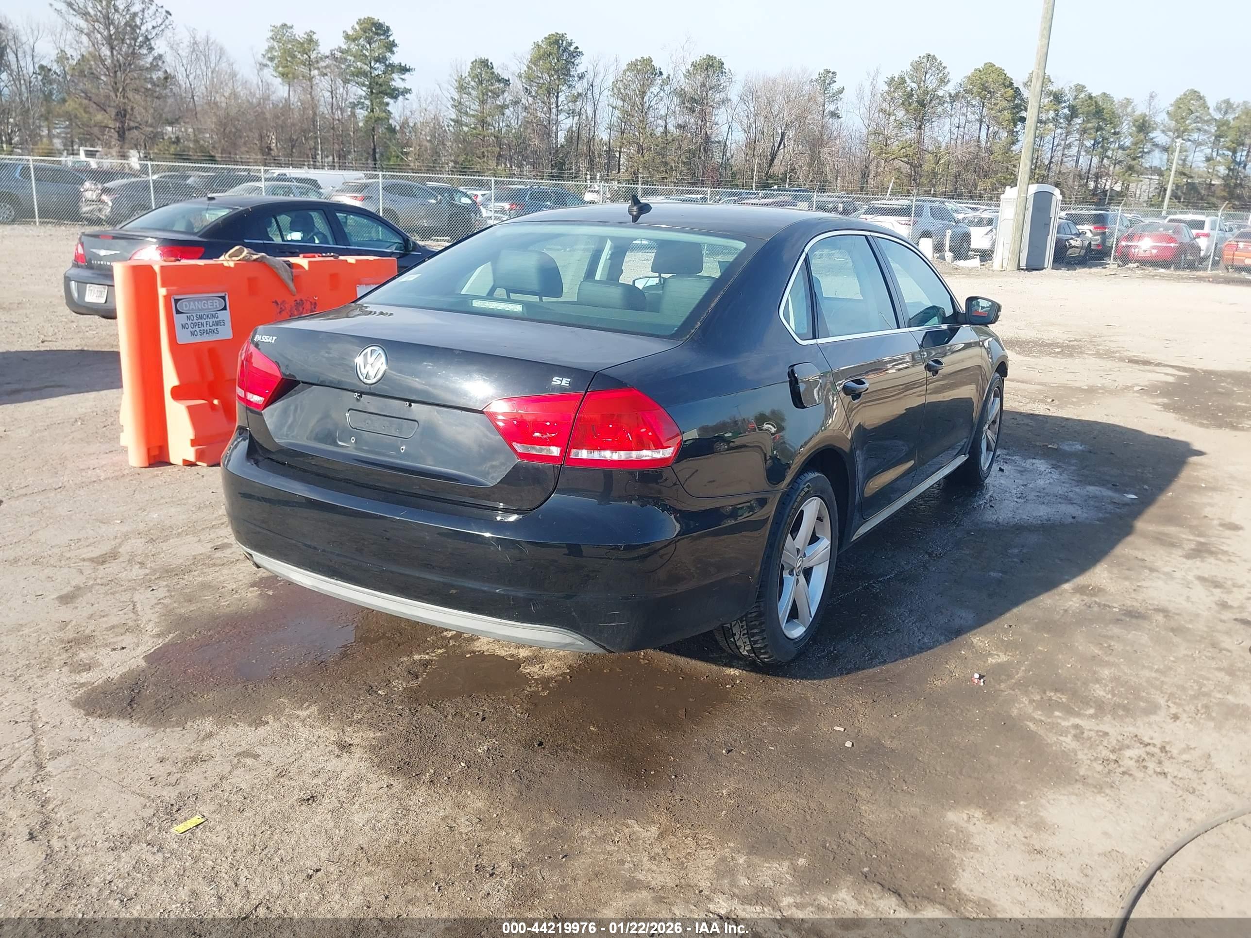 VOLKSWAGEN PASSAT image 4