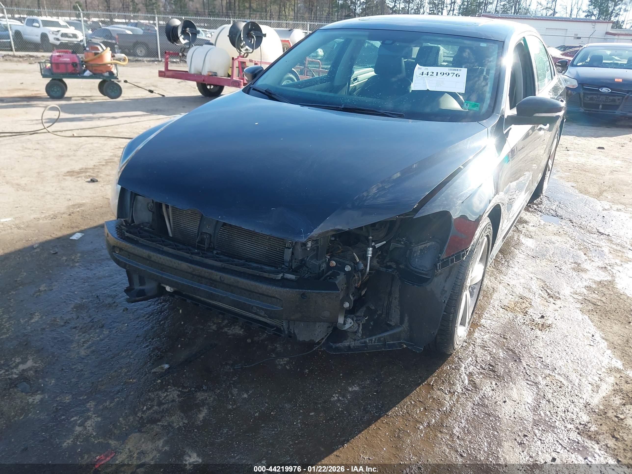 VOLKSWAGEN PASSAT image 6